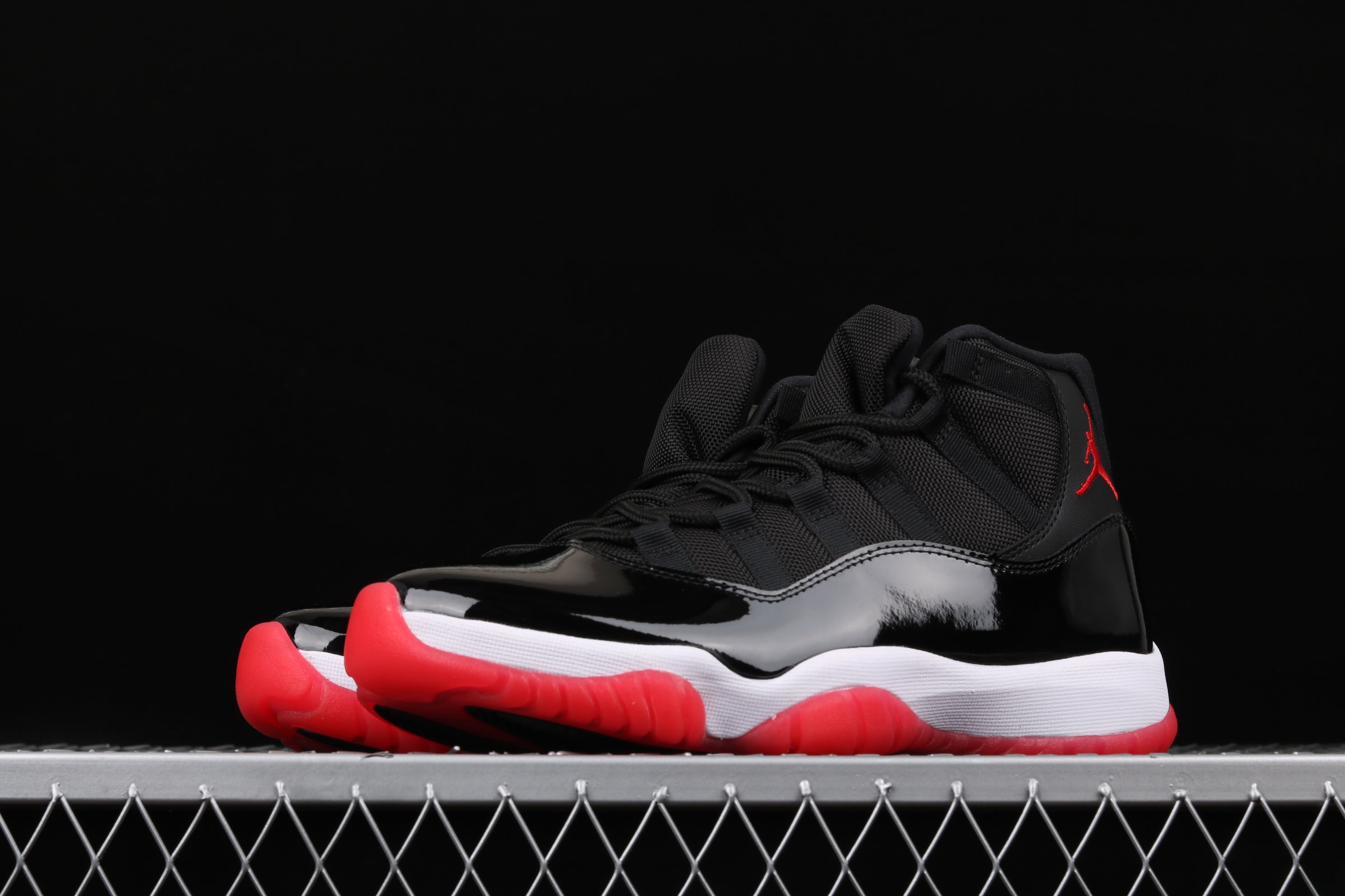 Air Jordan 11 AJ11 Retro - Playoffs Bred