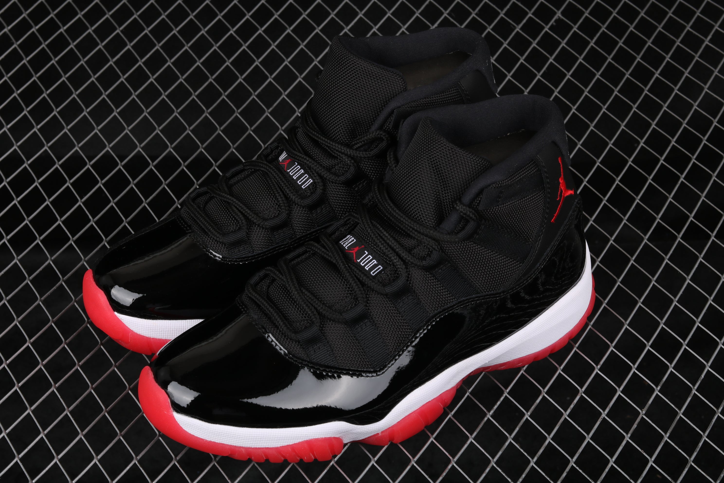Air Jordan 11 AJ11 Retro - Playoffs Bred