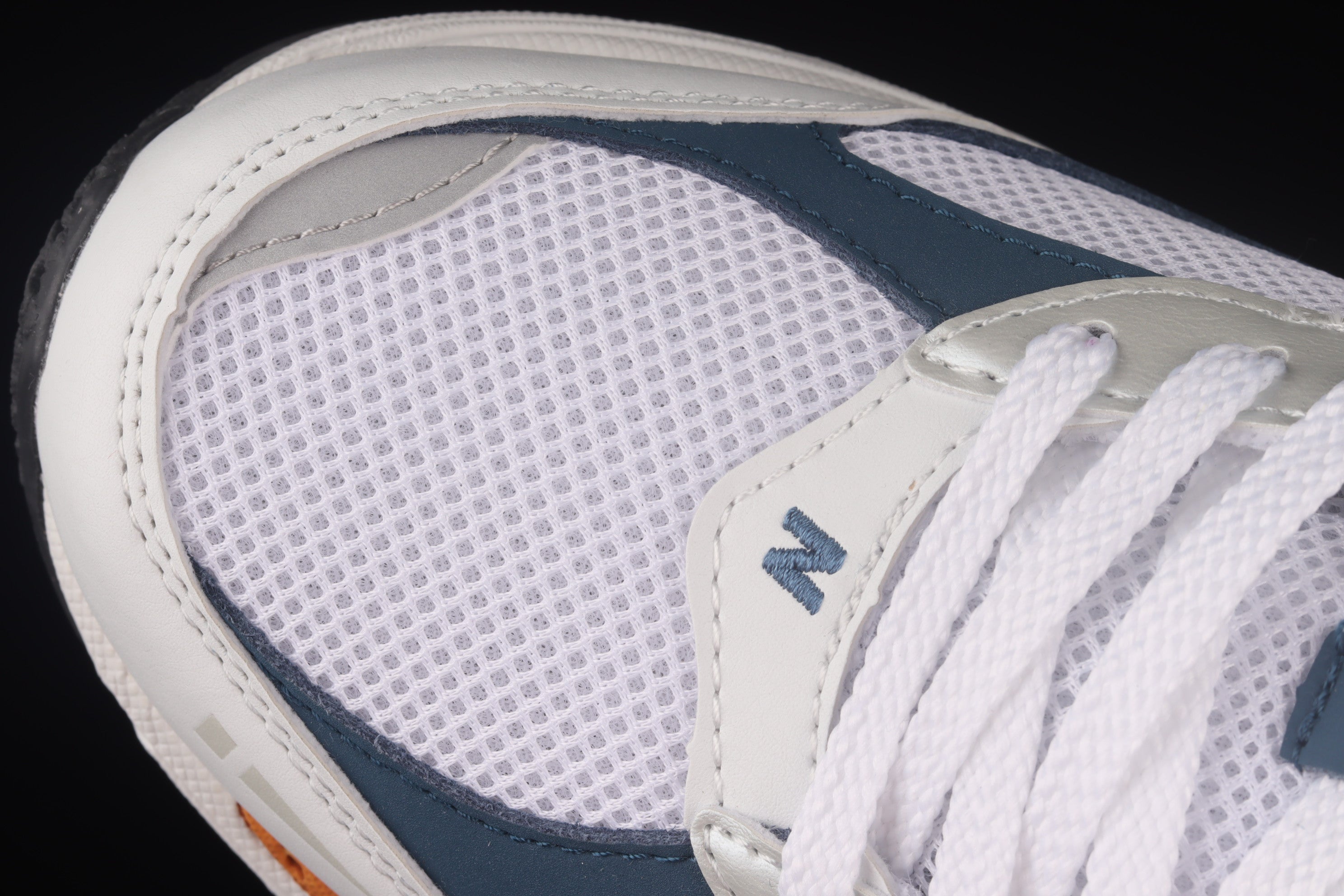 New Balance 2002R - White/Lagoon