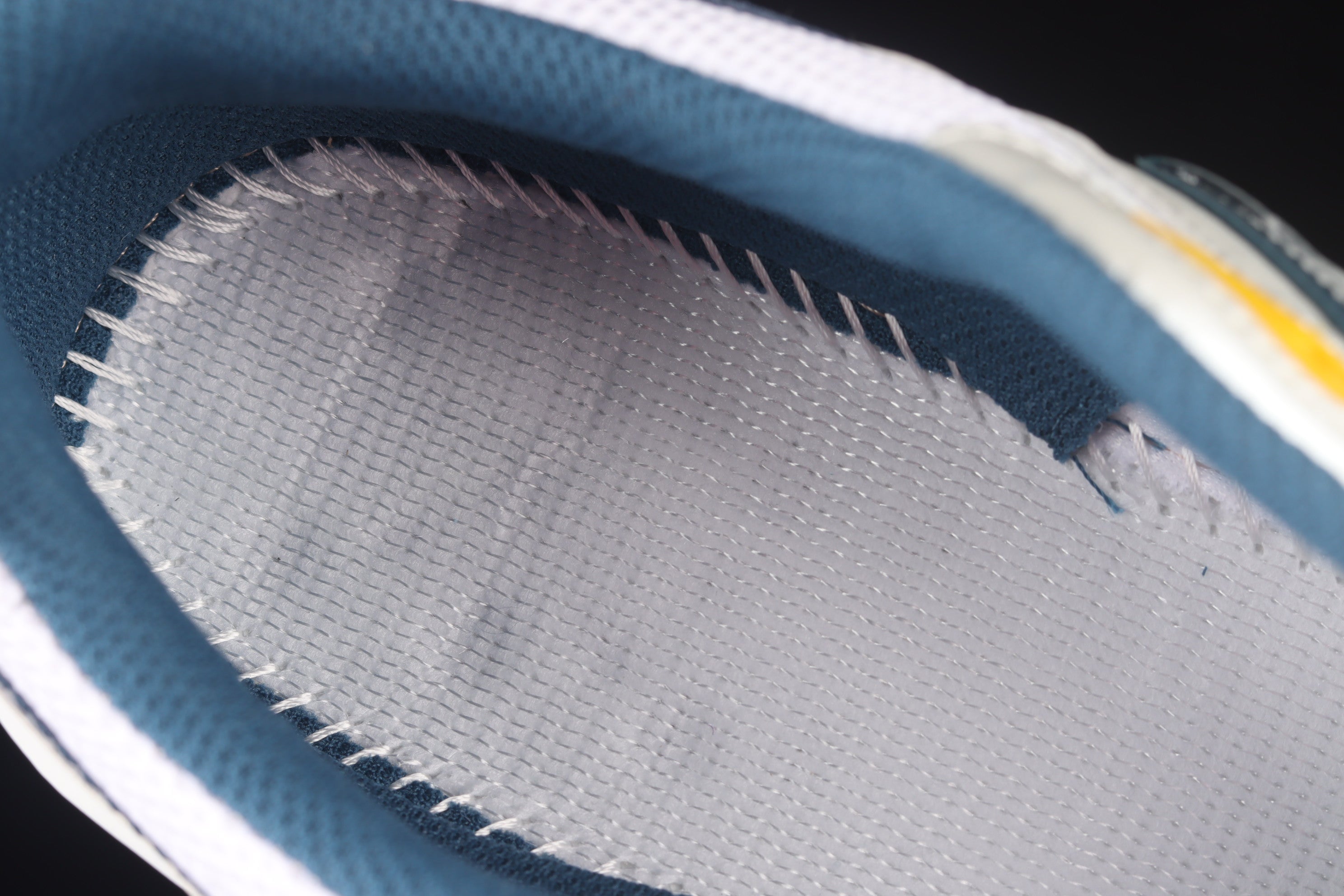 New Balance 2002R - White/Lagoon