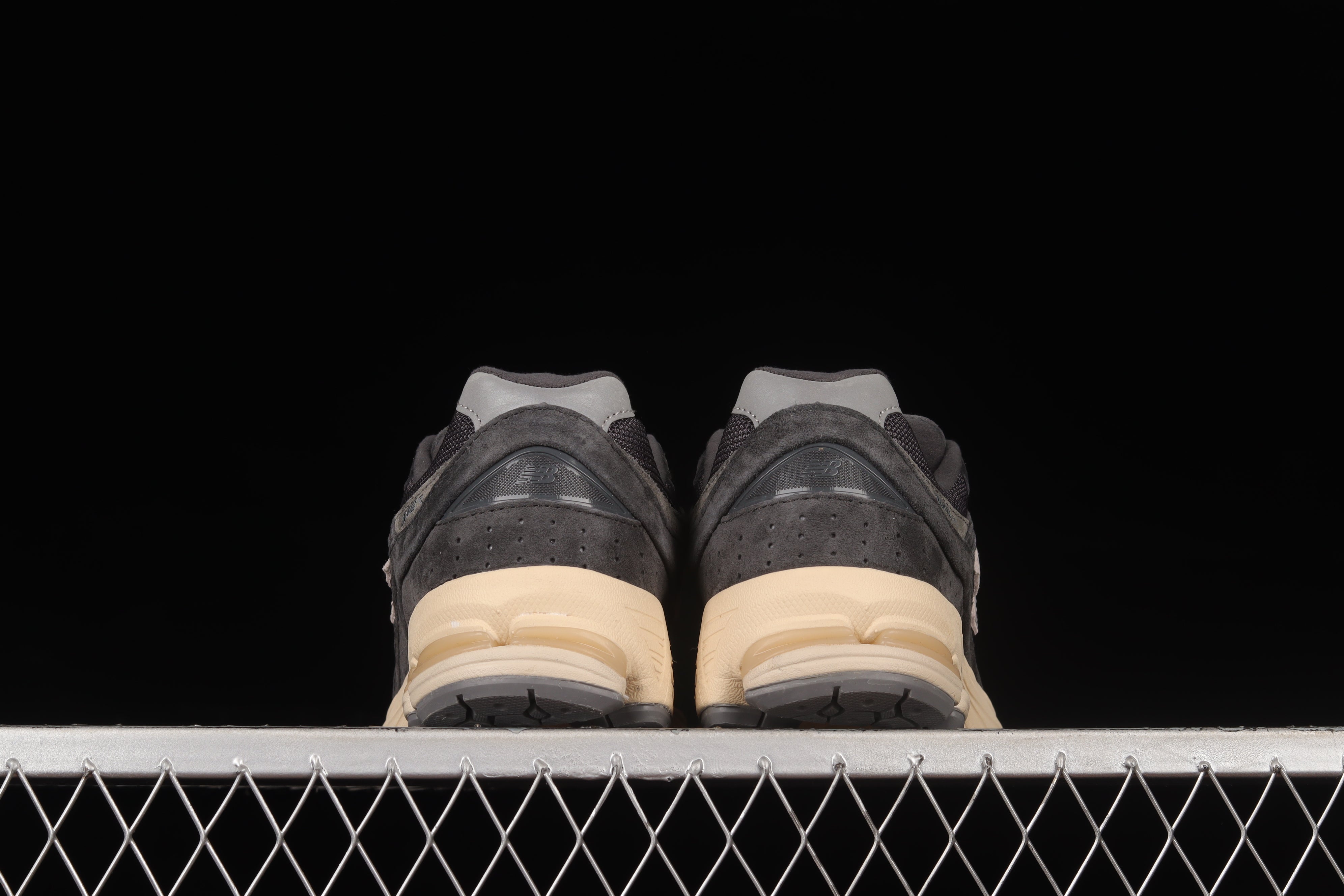 New Balance 2002R - Black/Dark Grey