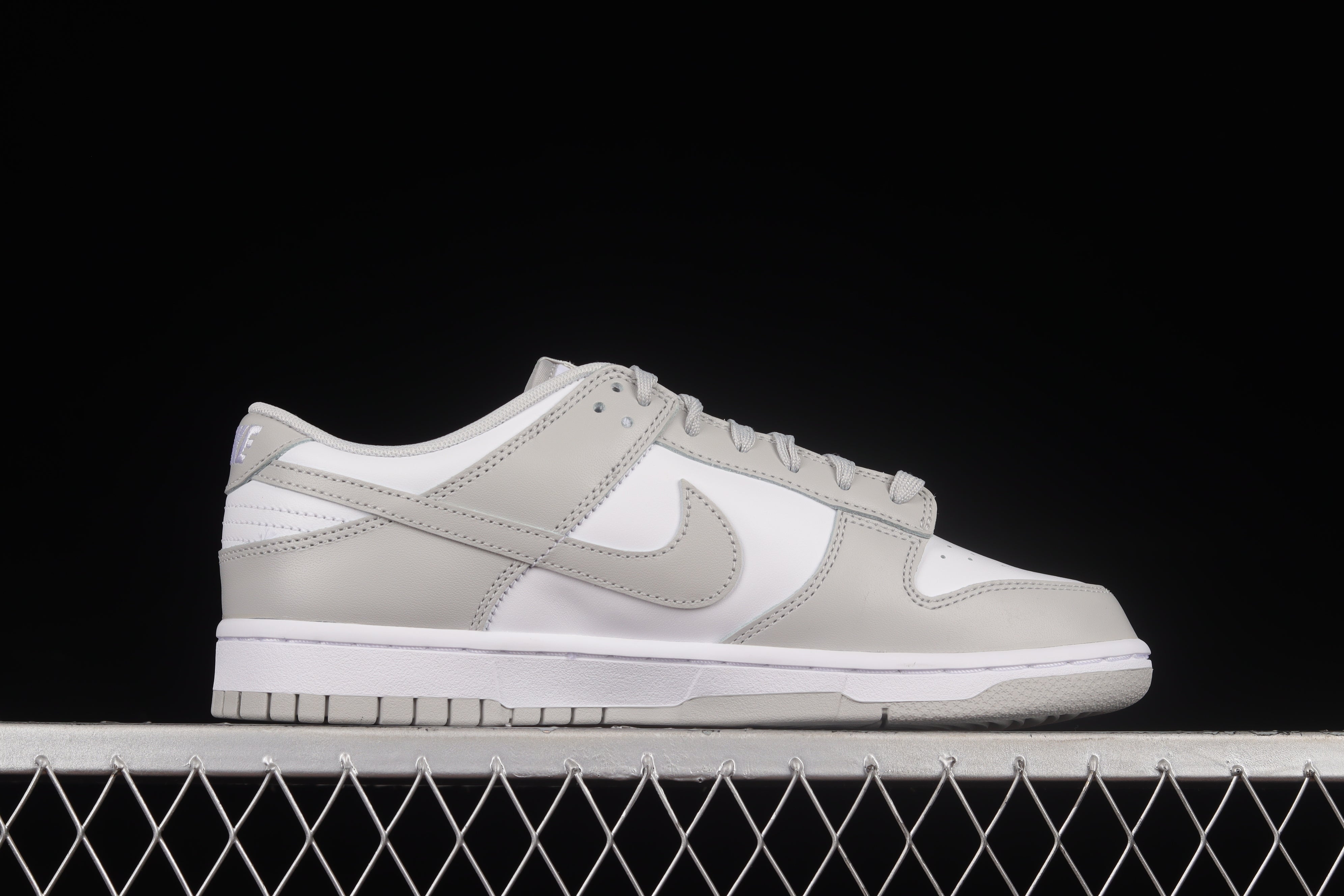 NikeUnisex SB Dunk Low - Grey Fog