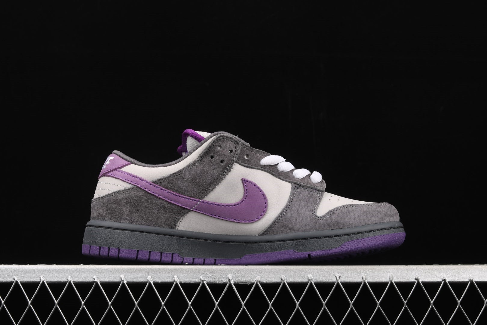 NikeUnisex Dunk SB Low - Purple Pigeon
