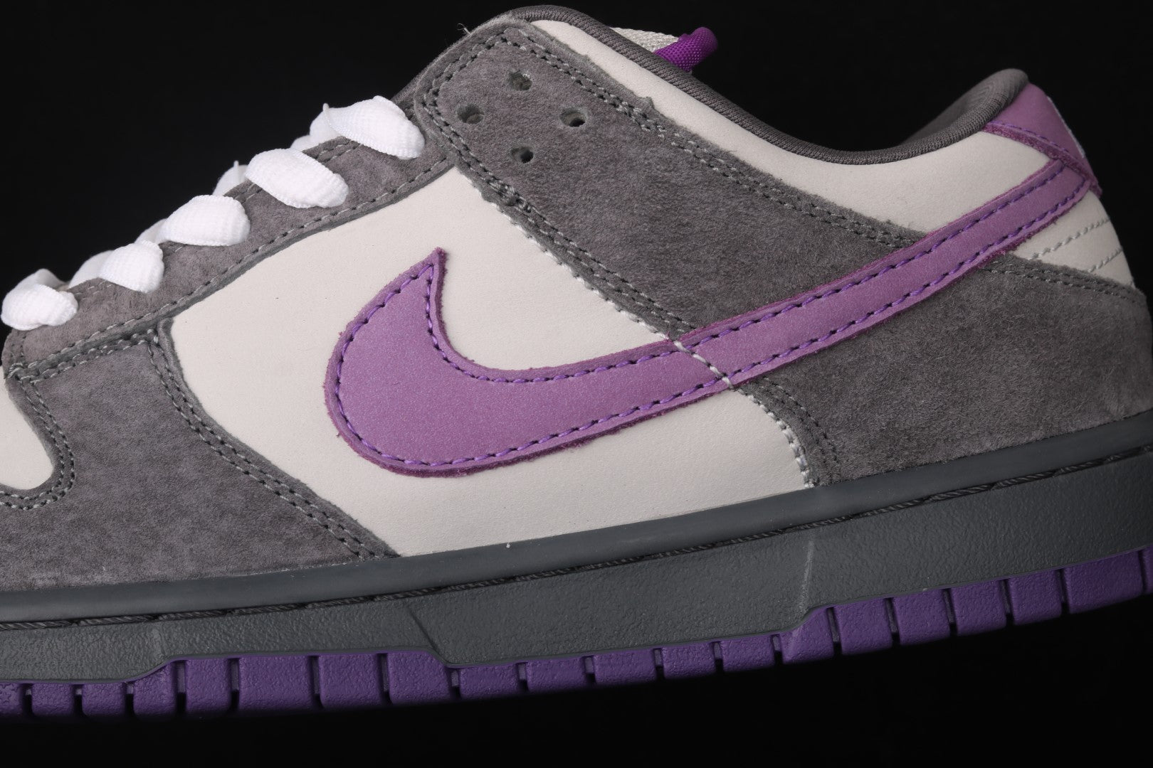 NikeUnisex Dunk SB Low - Purple Pigeon