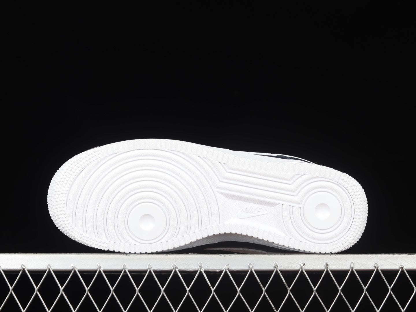 NikeUnisex Air Force 1 AF1  Low Onfeet - Black/White