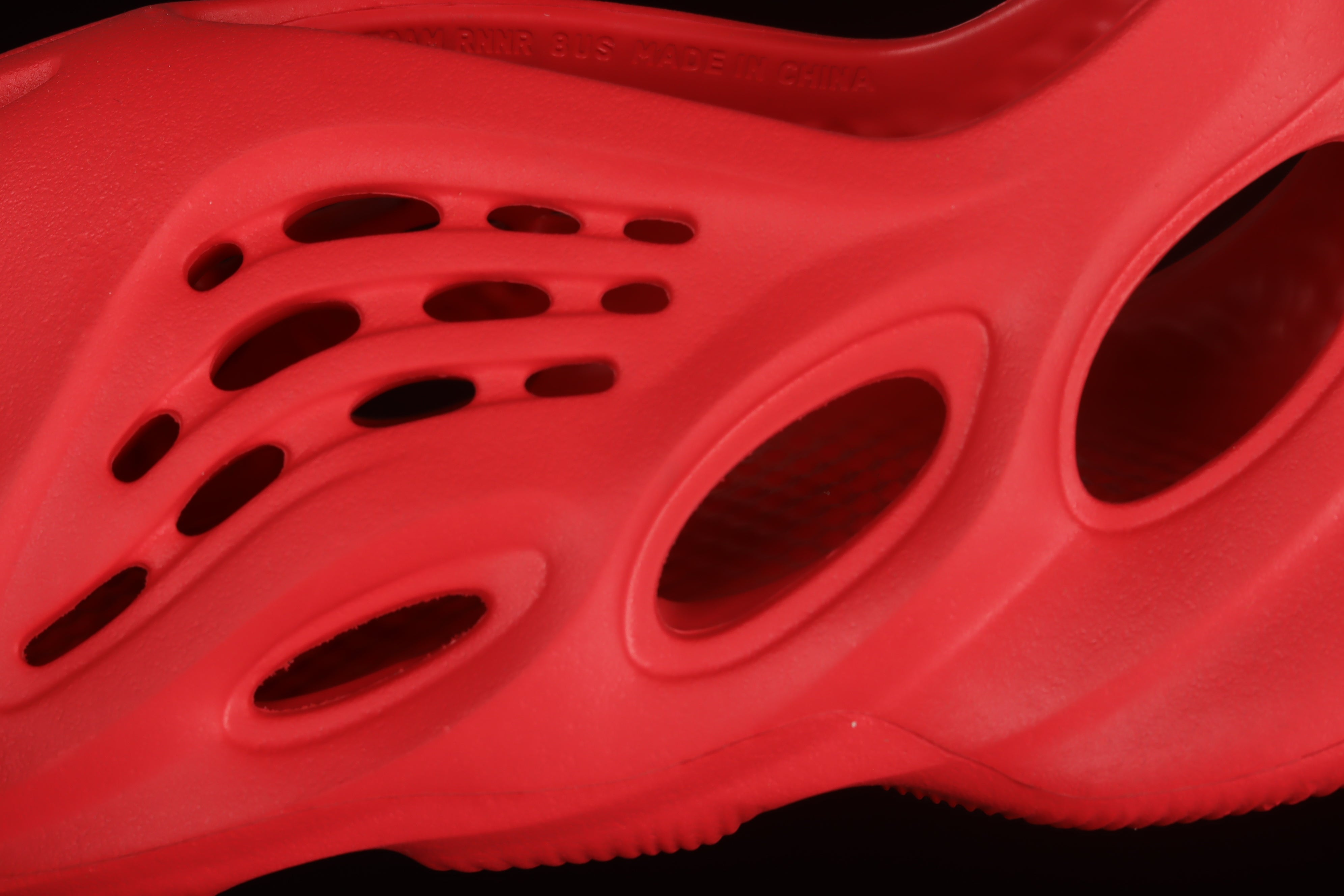 adidasOriginals Yeezy Foam RNNR - Vermillion