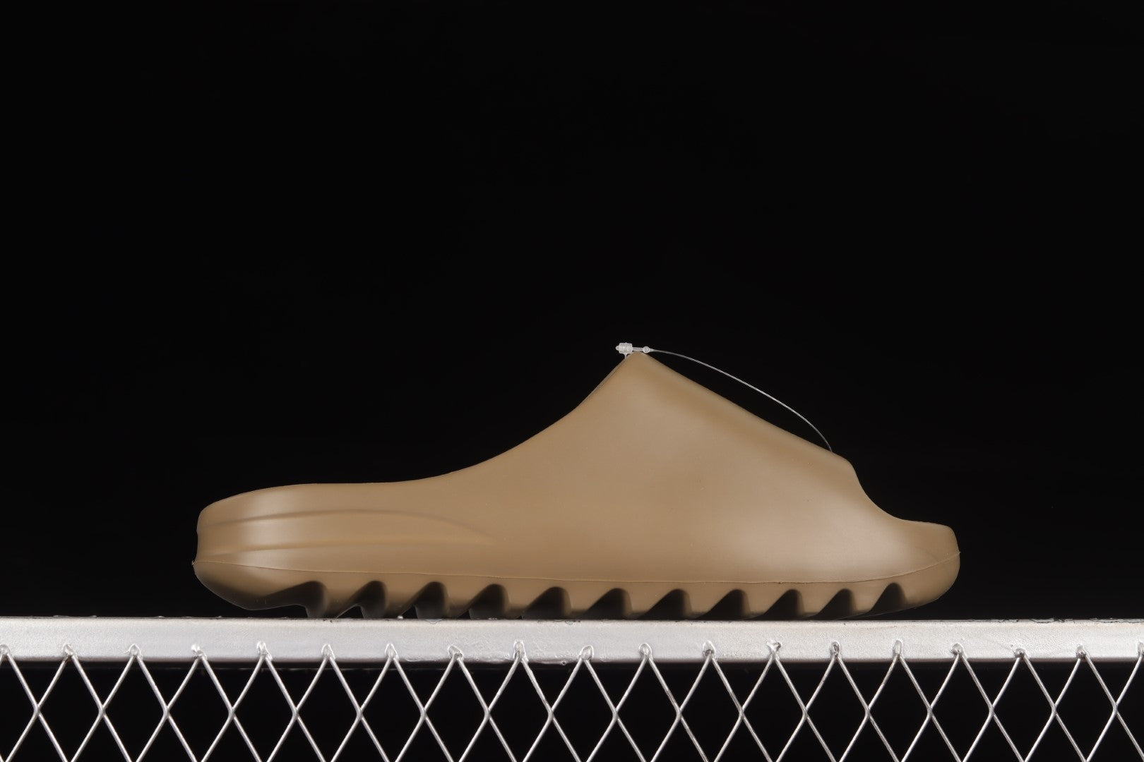 adidasMens Yeezy Slide - Earth Brown