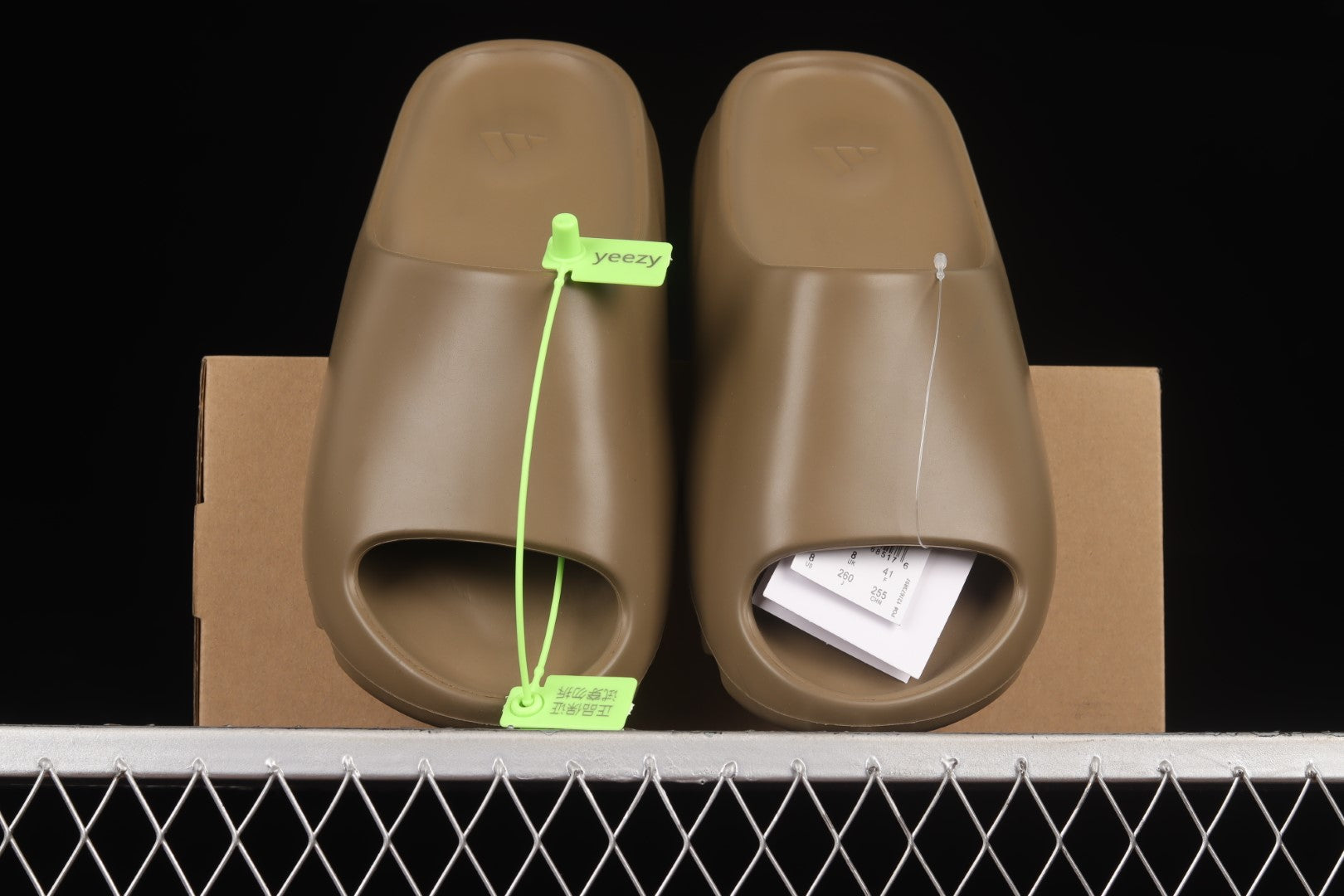 adidasMens Yeezy Slide - Earth Brown