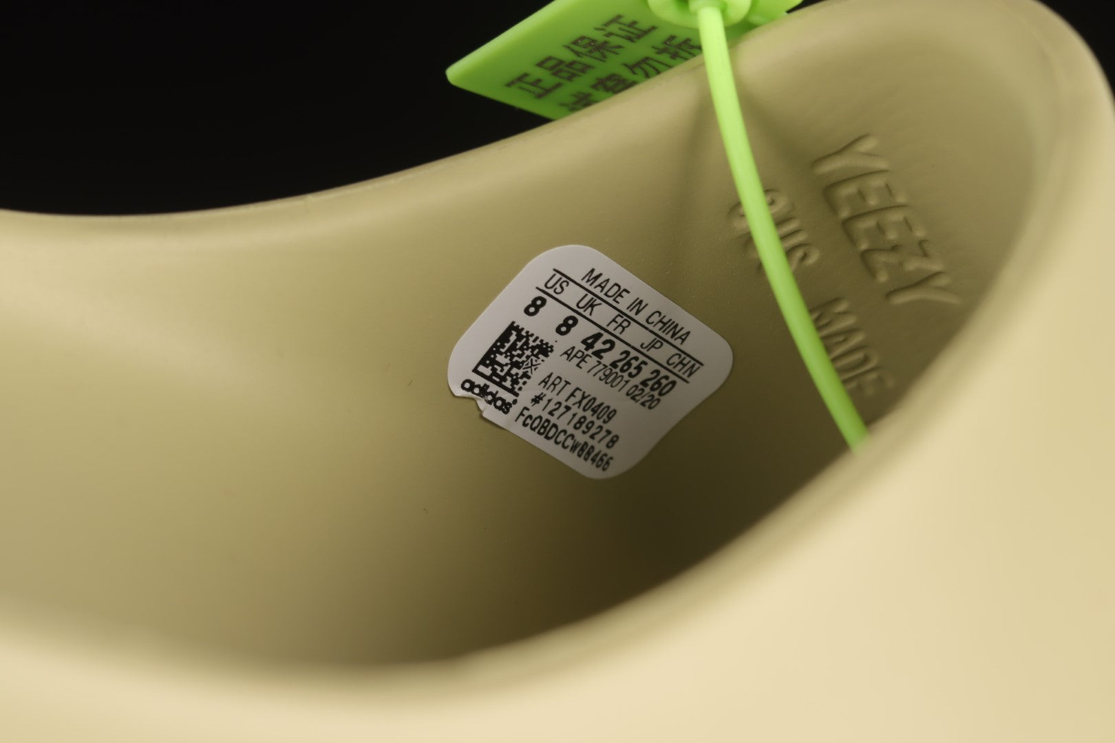 adidasUnisex Yeezy Slide - Resin