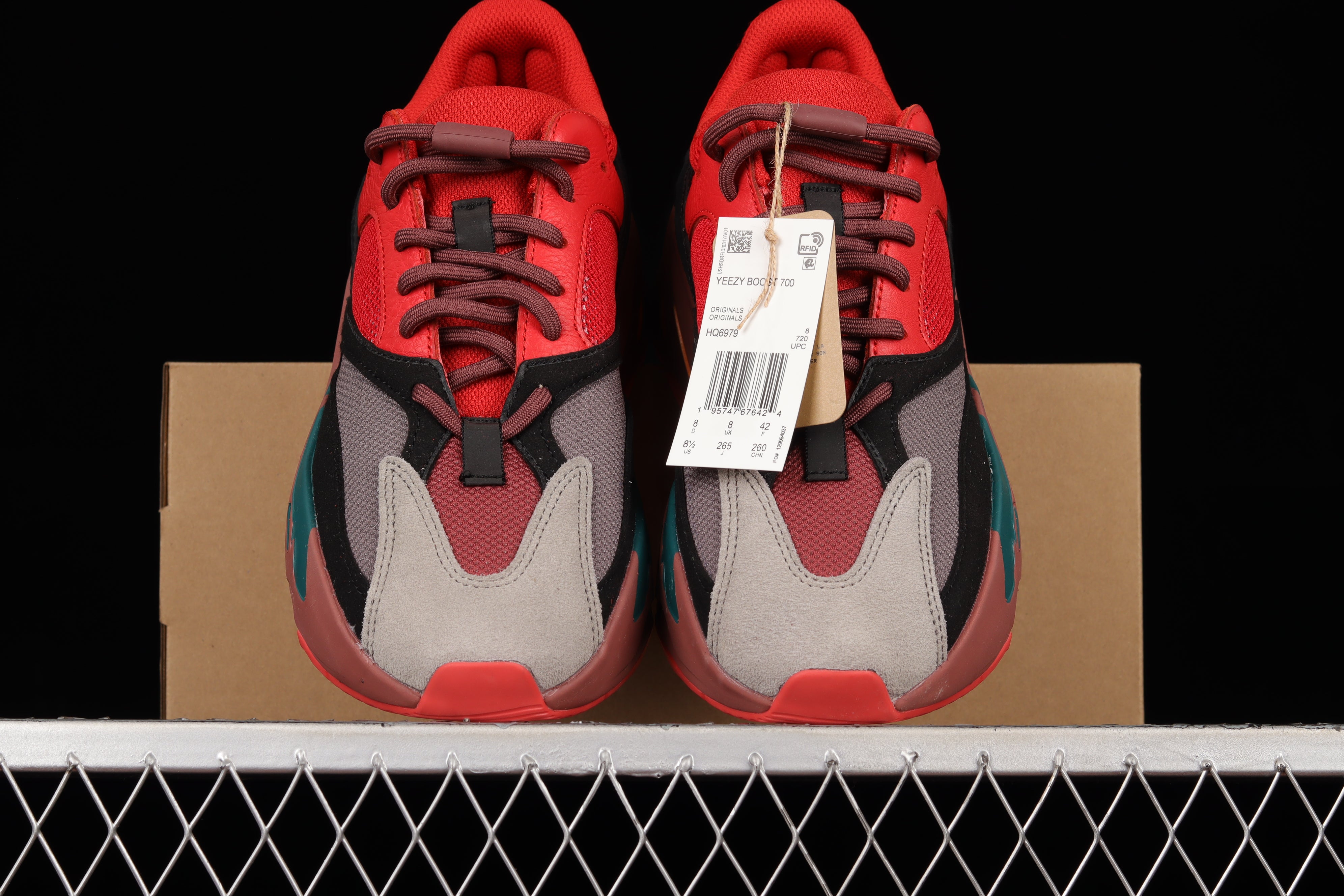 adidasUnisex Yeezy Boost 700 - Hi-Res Red