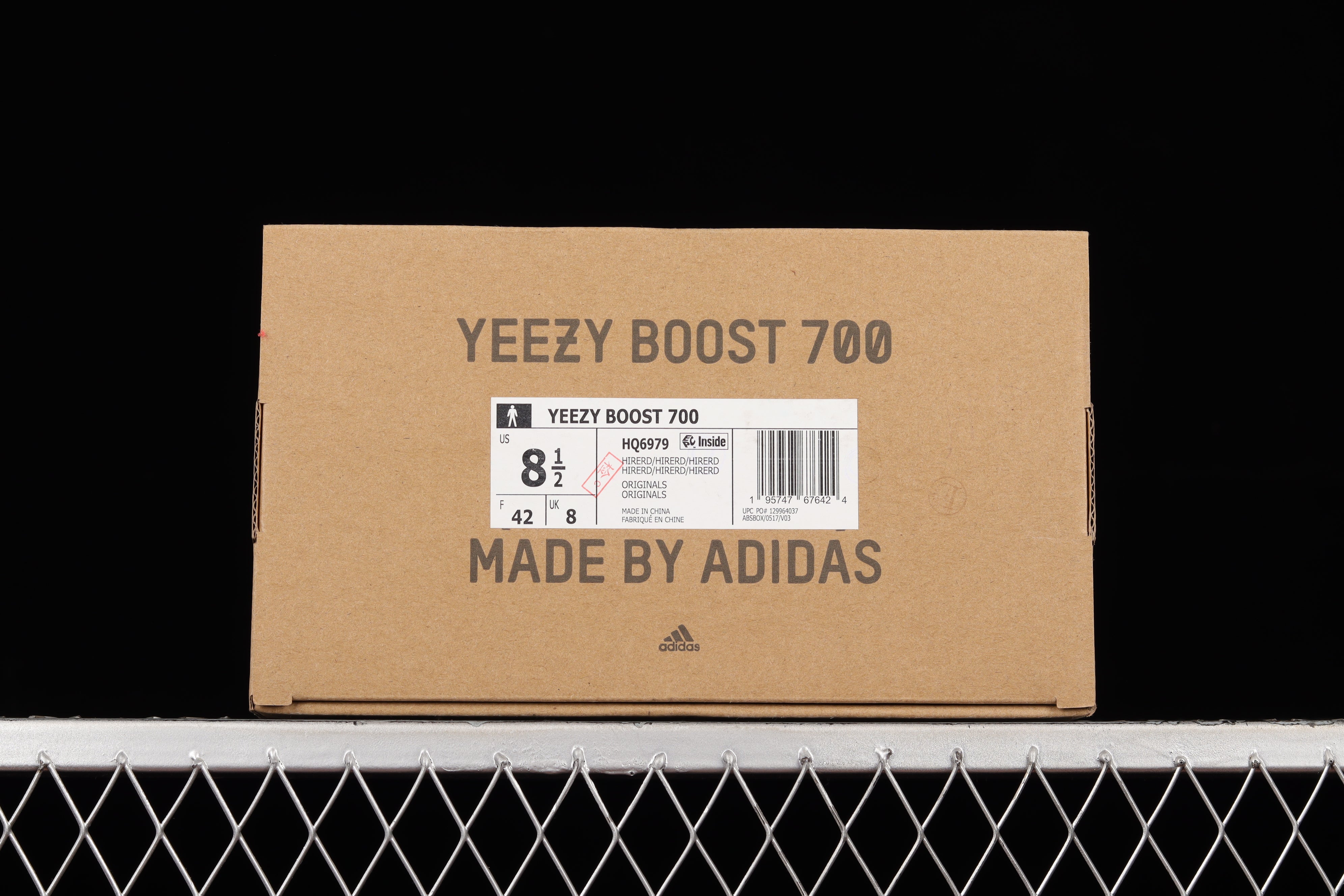 adidasUnisex Yeezy Boost 700 - Hi-Res Red