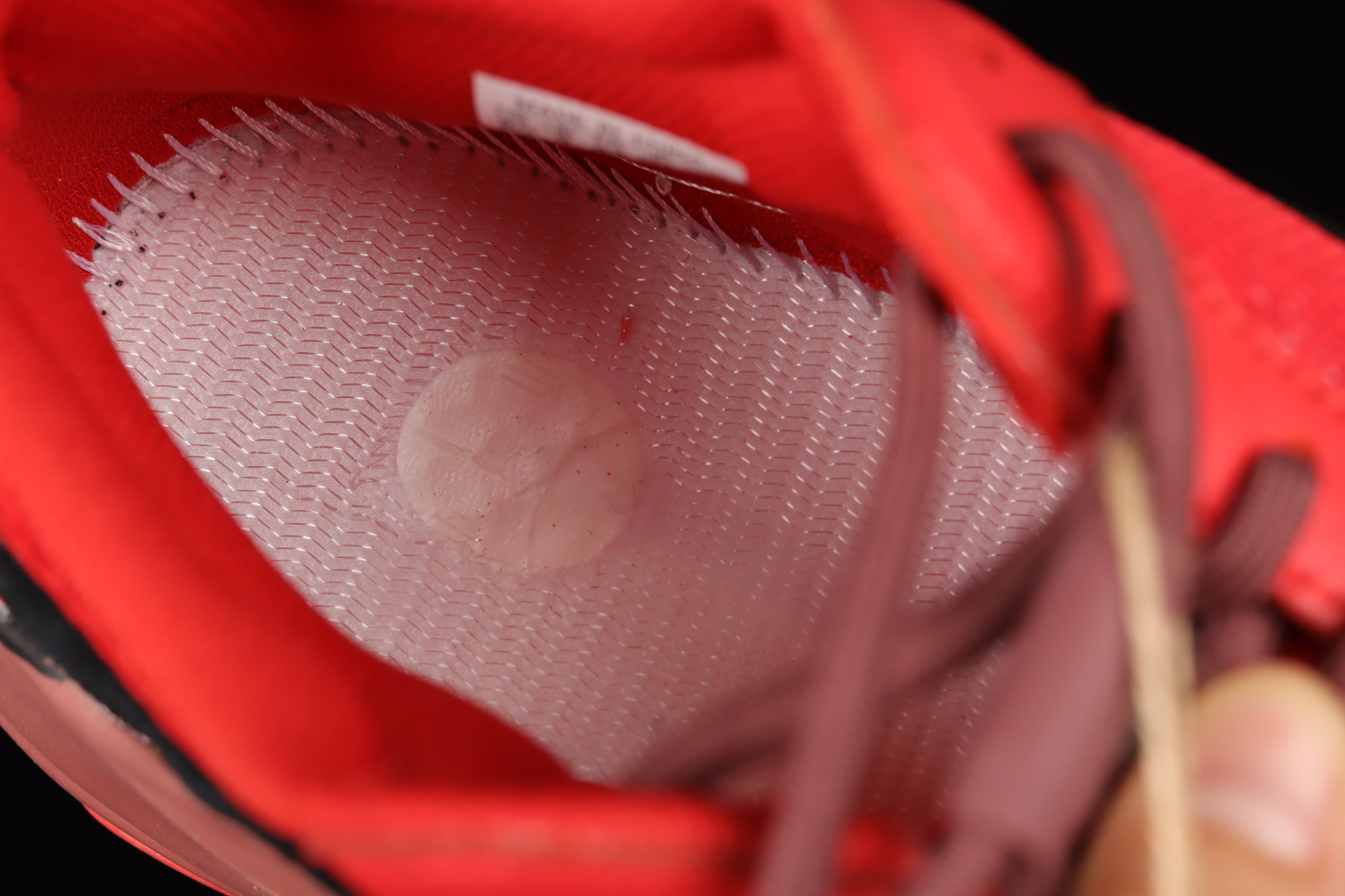 adidasUnisex Yeezy Boost 700 - Hi-Res Red