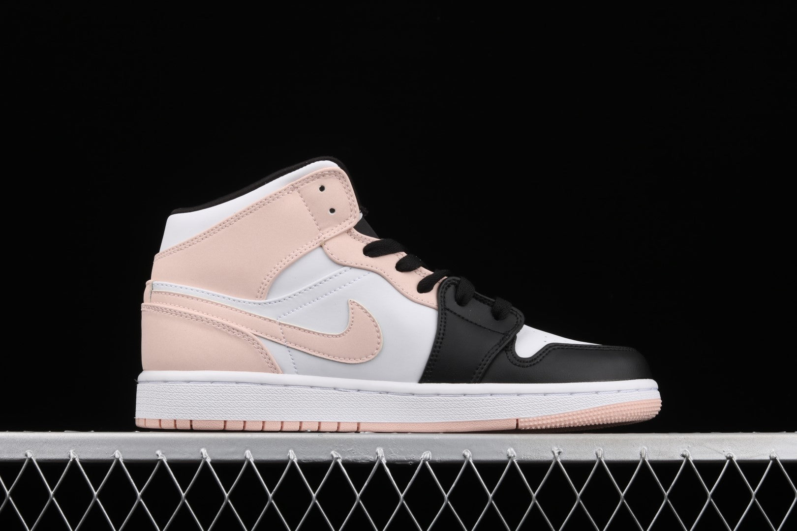 WMNS Air Jordan 1 AJ1 Mid Arctic - Orange/Black Toe