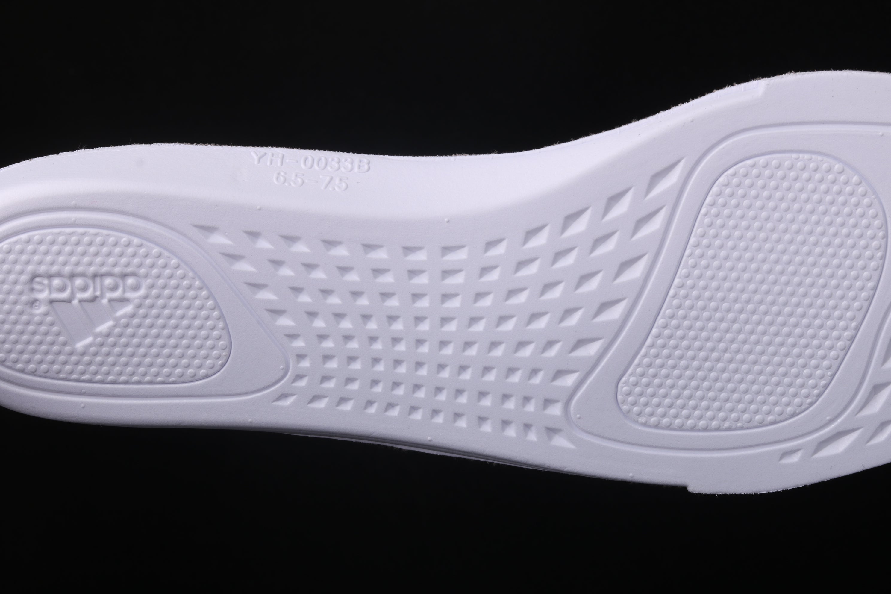 adidasUnisex Yeezy Boost 700 - Mauve