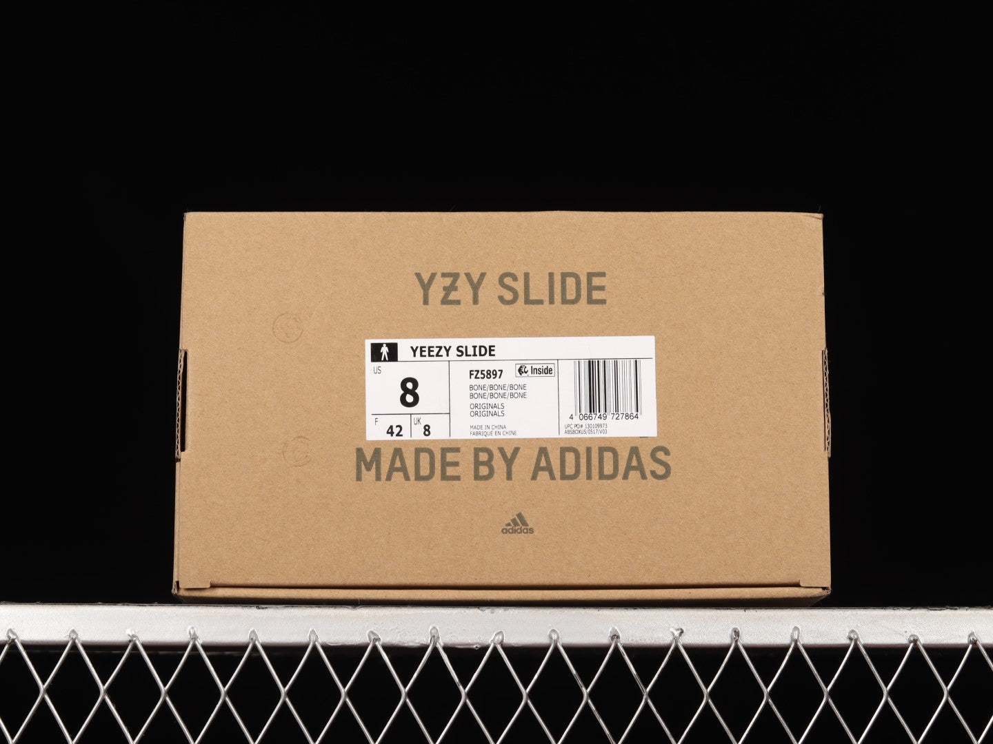 adidasUnisex Yeezy Slide - Bone
