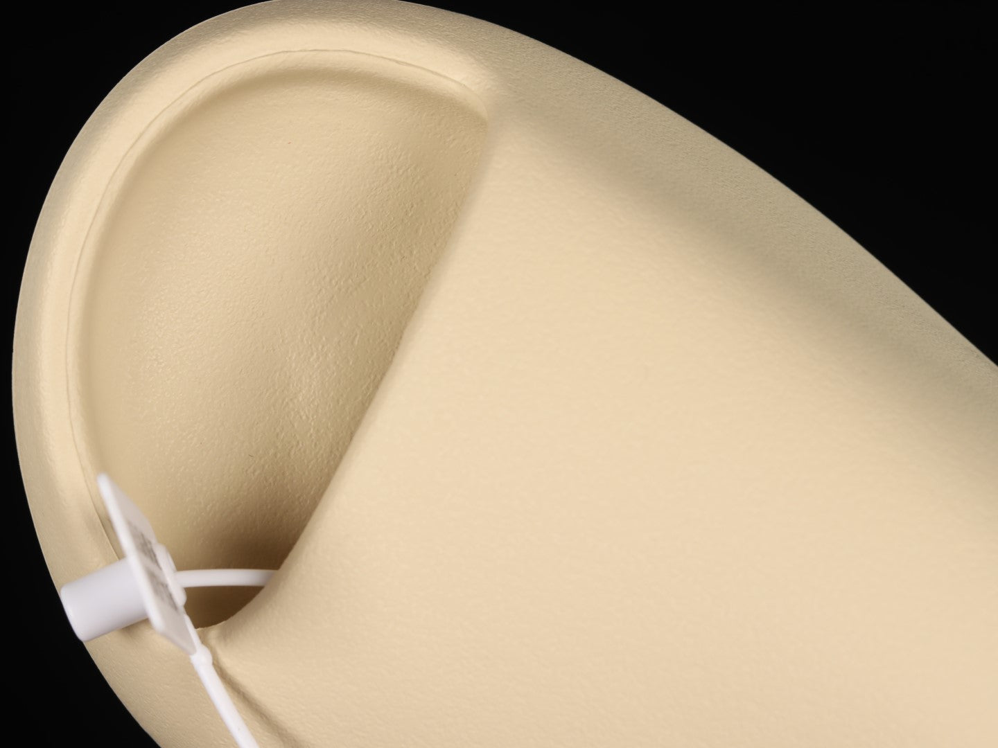 adidasUnisex Yeezy Slide - Bone