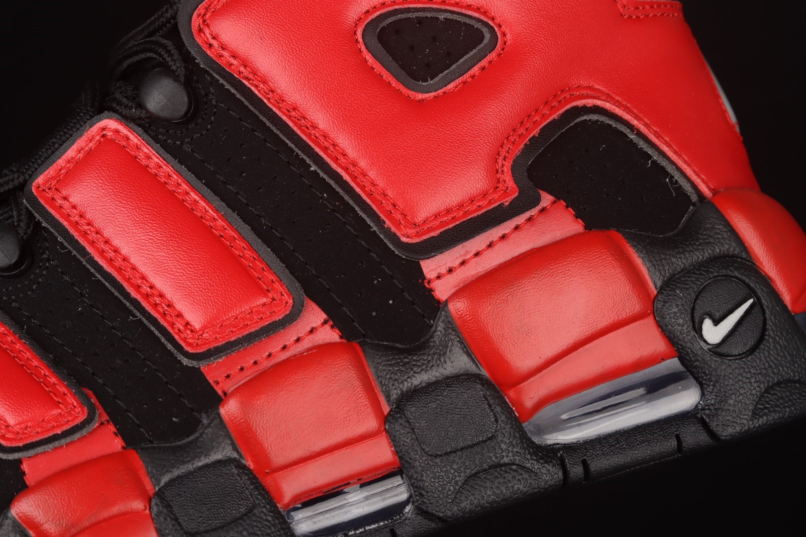 NikeUnisex Air More Uptempo - Alternates Black/Varsity Red