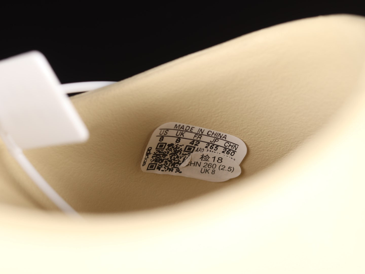 adidasUnisex Yeezy Slide - Bone