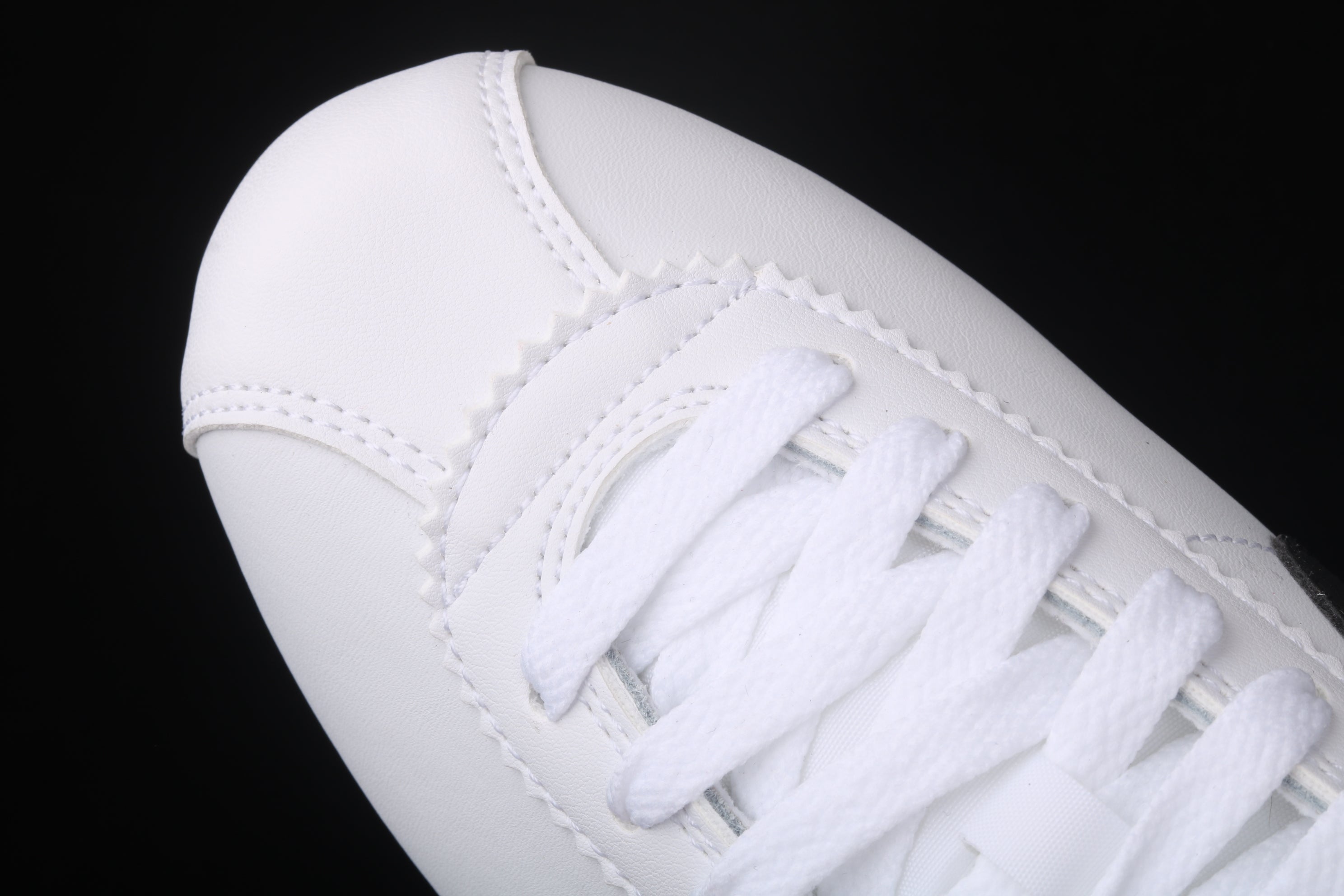 NikeUnisex Classic Cortez - White/Black