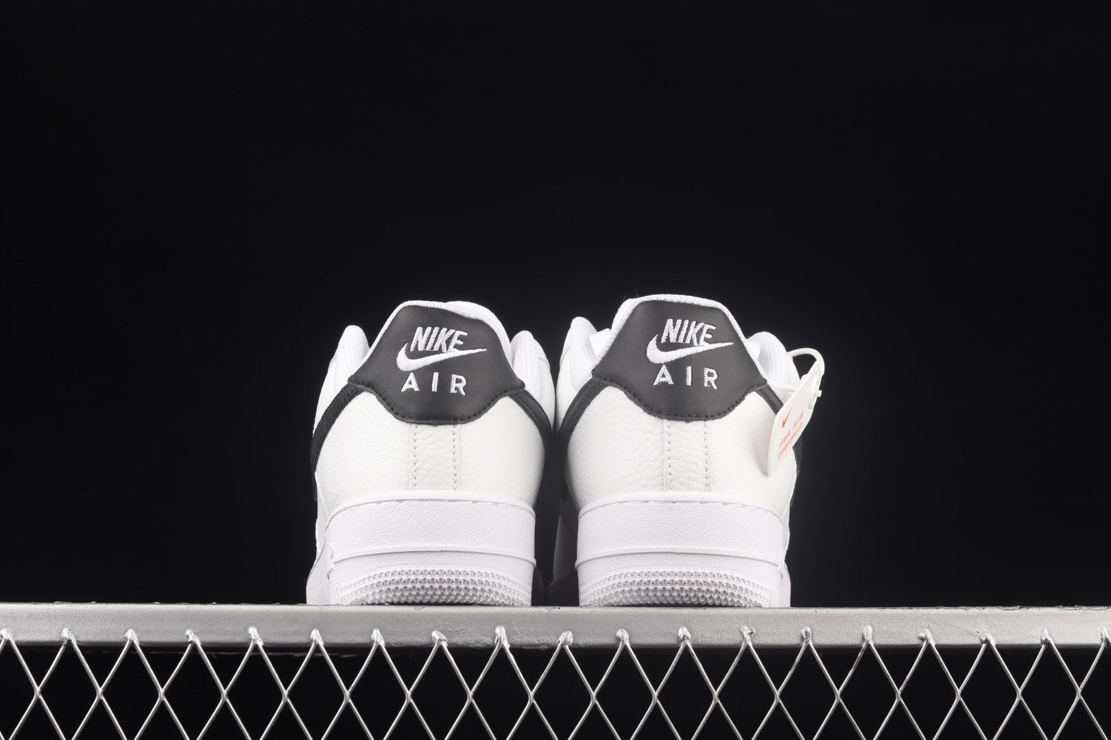 NikeUnisex Air Force 1 AF1 Low Pebbled Leather - "White Black"
