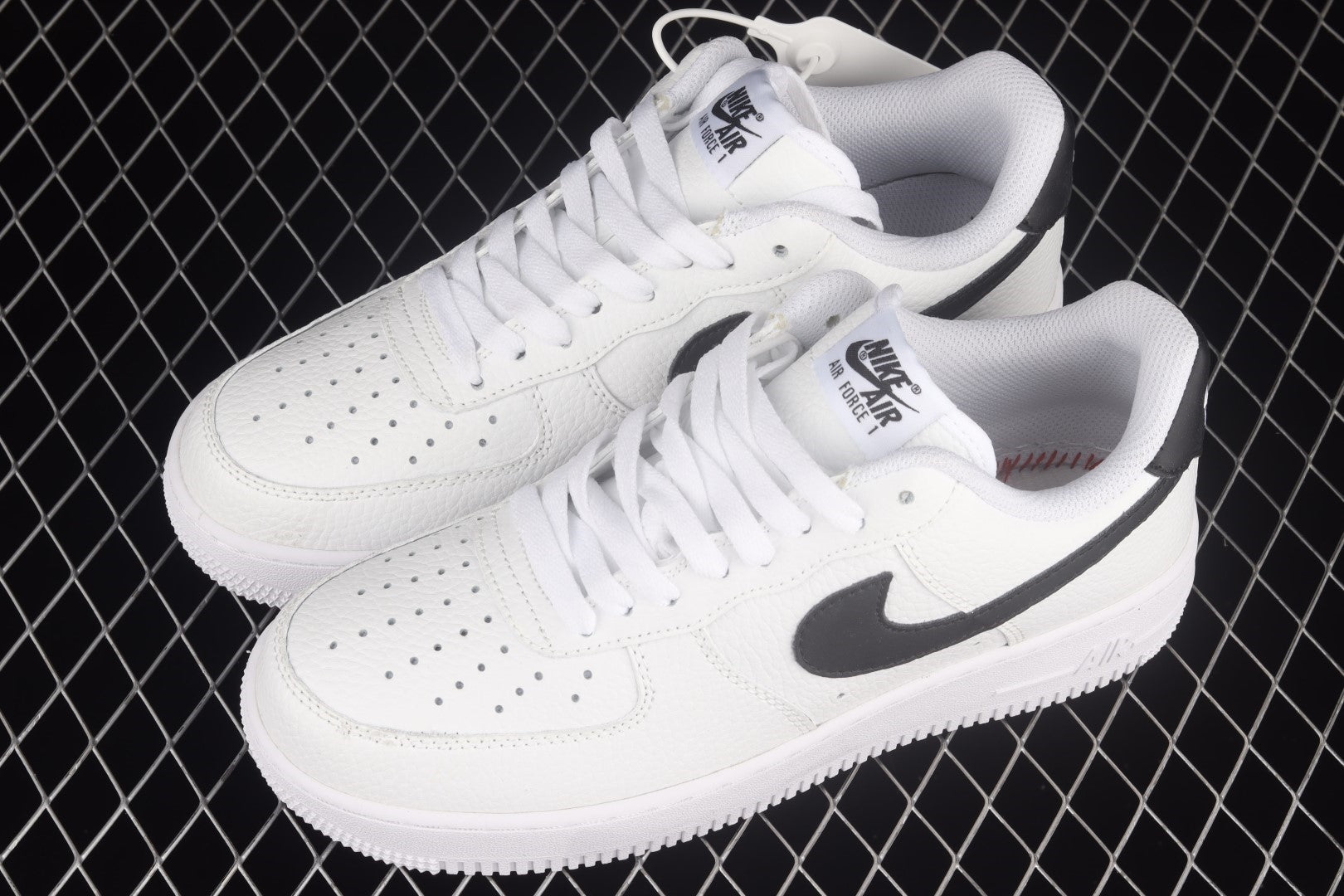 NikeUnisex Air Force 1 AF1 Low Pebbled Leather - "White Black"