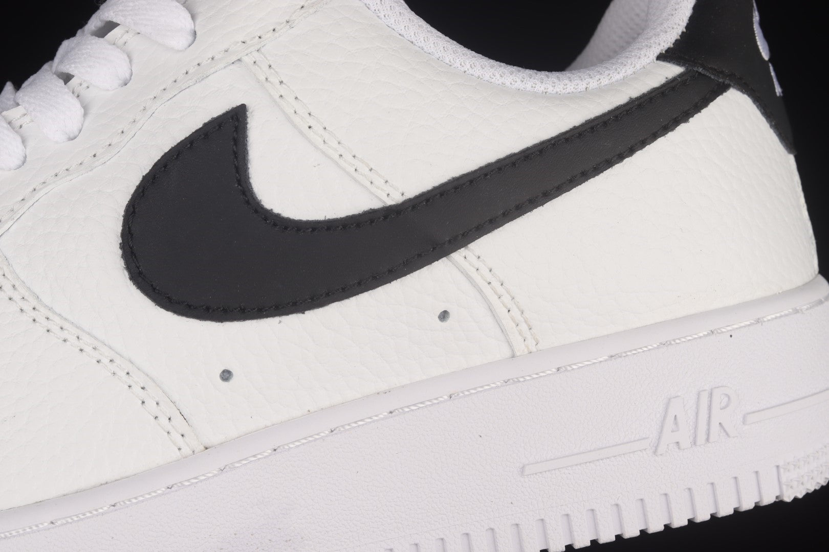 NikeUnisex Air Force 1 AF1 Low Pebbled Leather - "White Black"