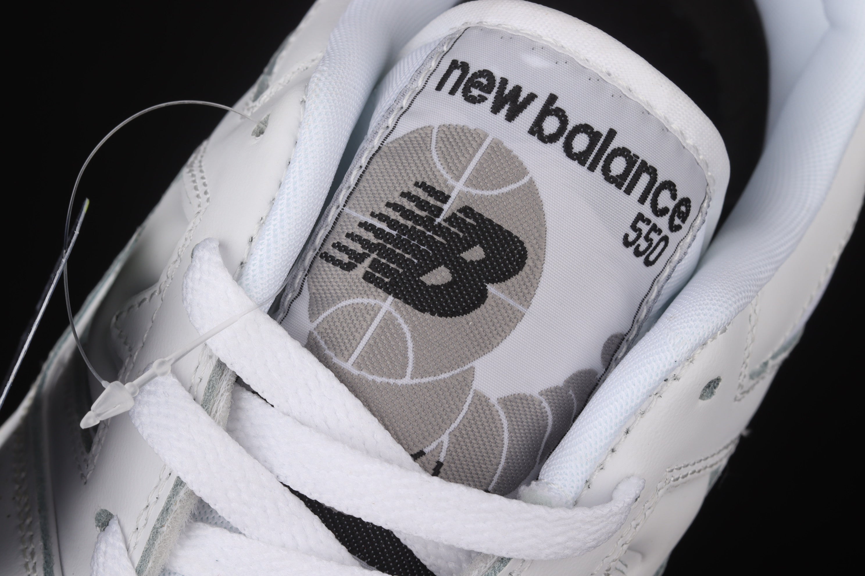 New Balance 550 - White/Grey