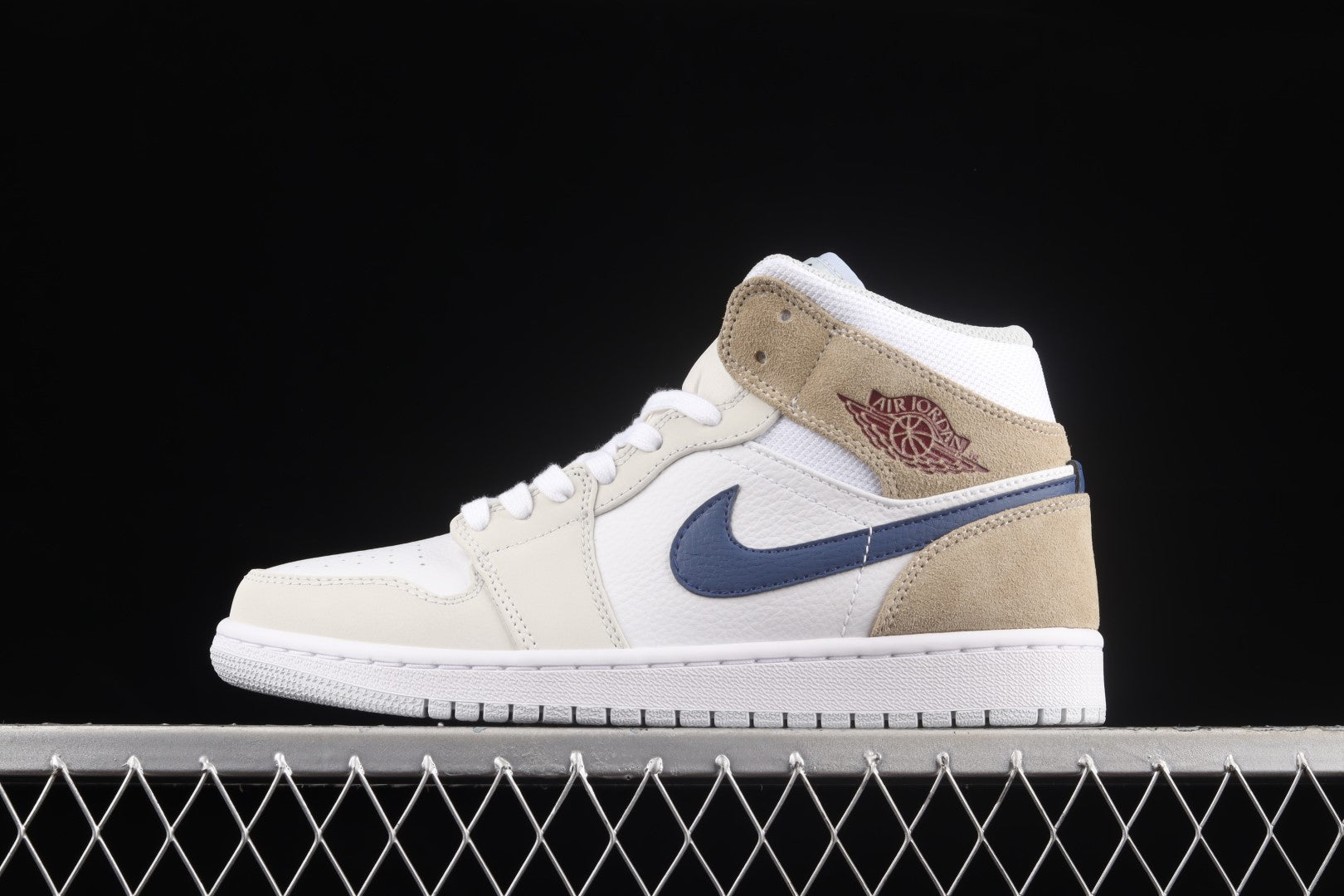 Air Jordan 1 AJ1 Mid - Tan Suede