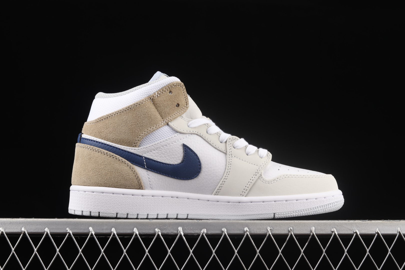Air Jordan 1 AJ1 Mid - Tan Suede