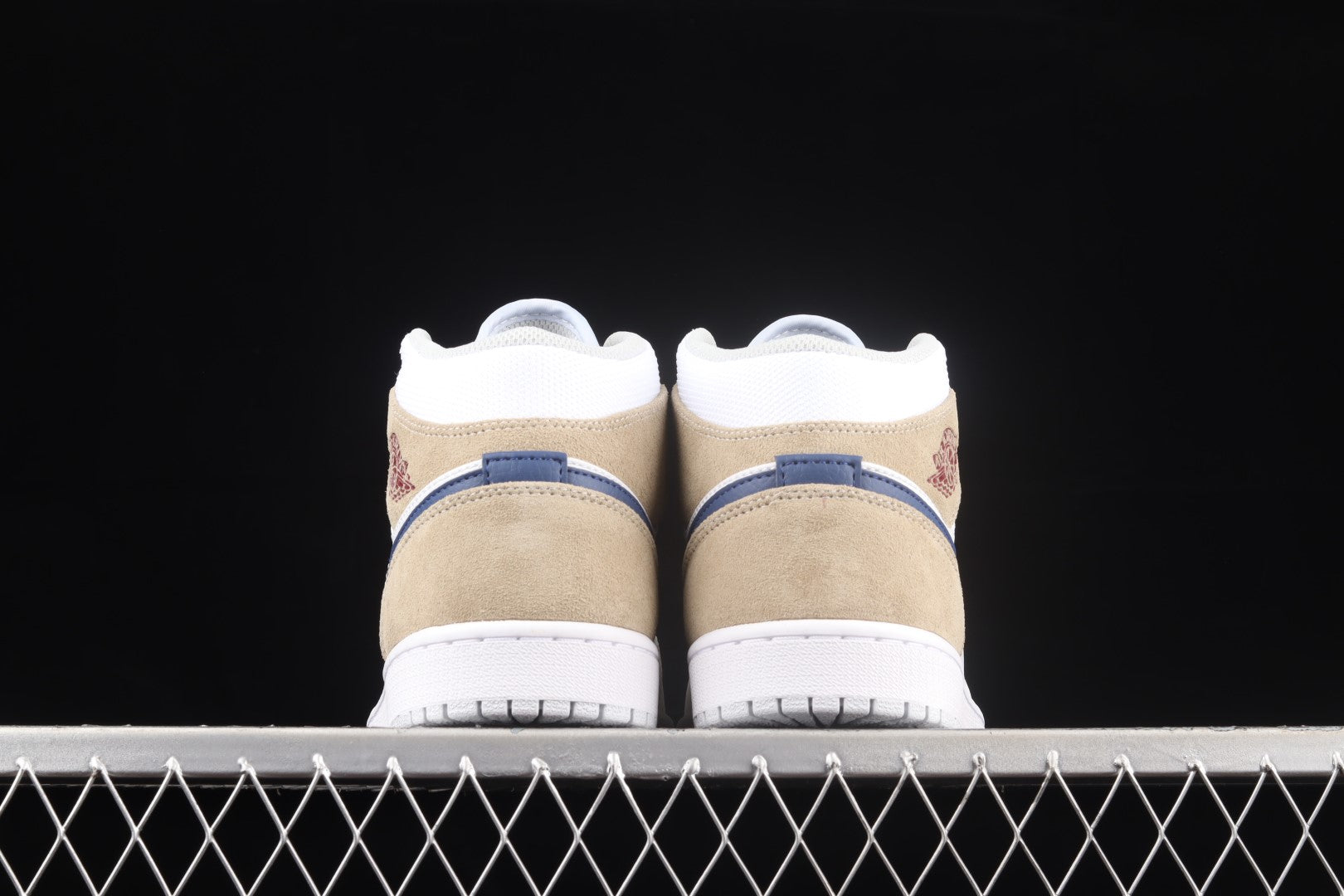 Air Jordan 1 AJ1 Mid - Tan Suede