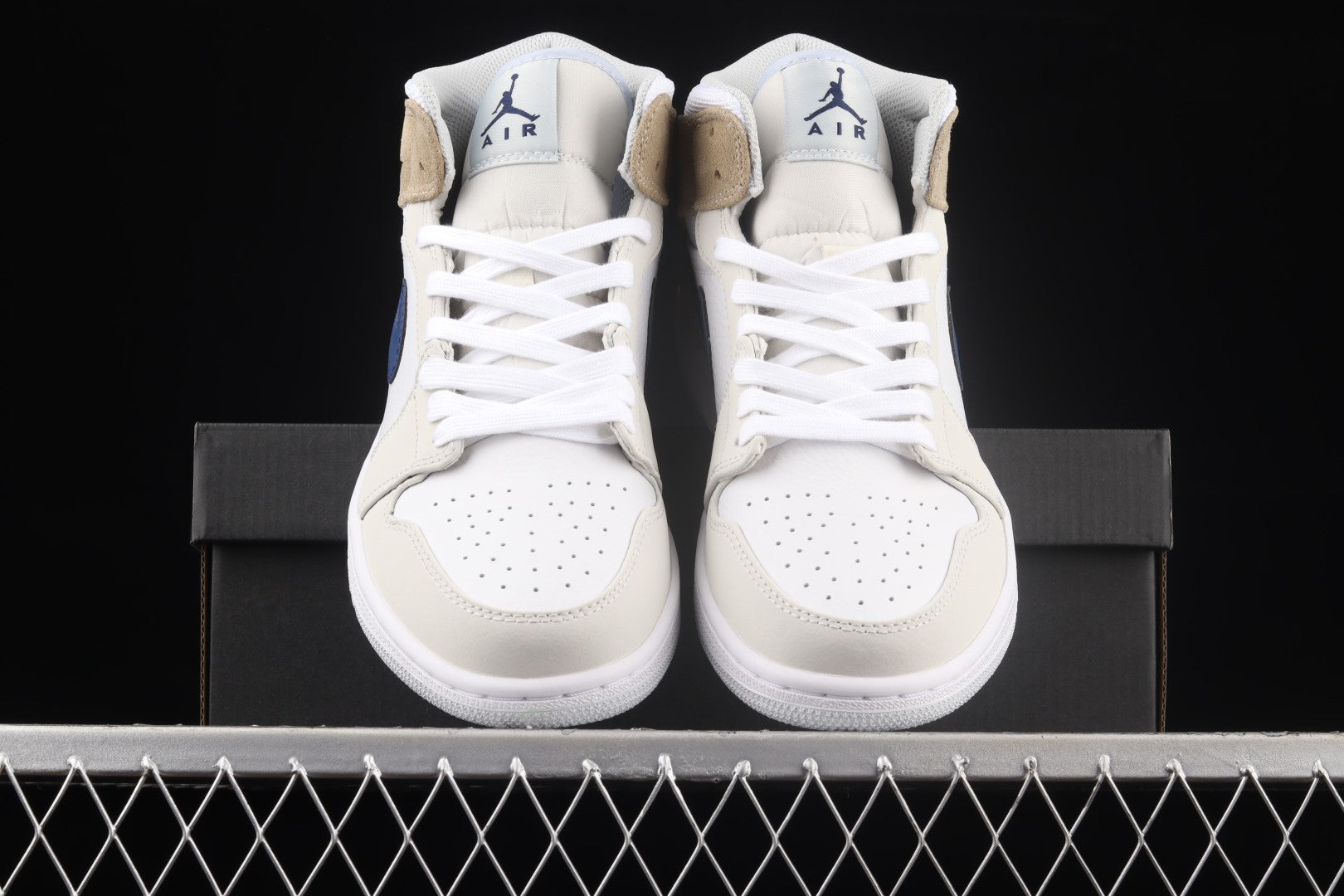 Air Jordan 1 AJ1 Mid - Tan Suede