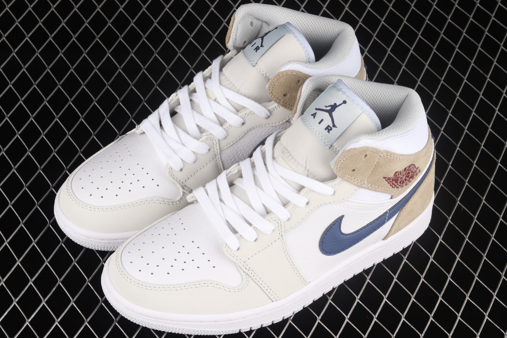 Air Jordan 1 AJ1 Mid - Tan Suede