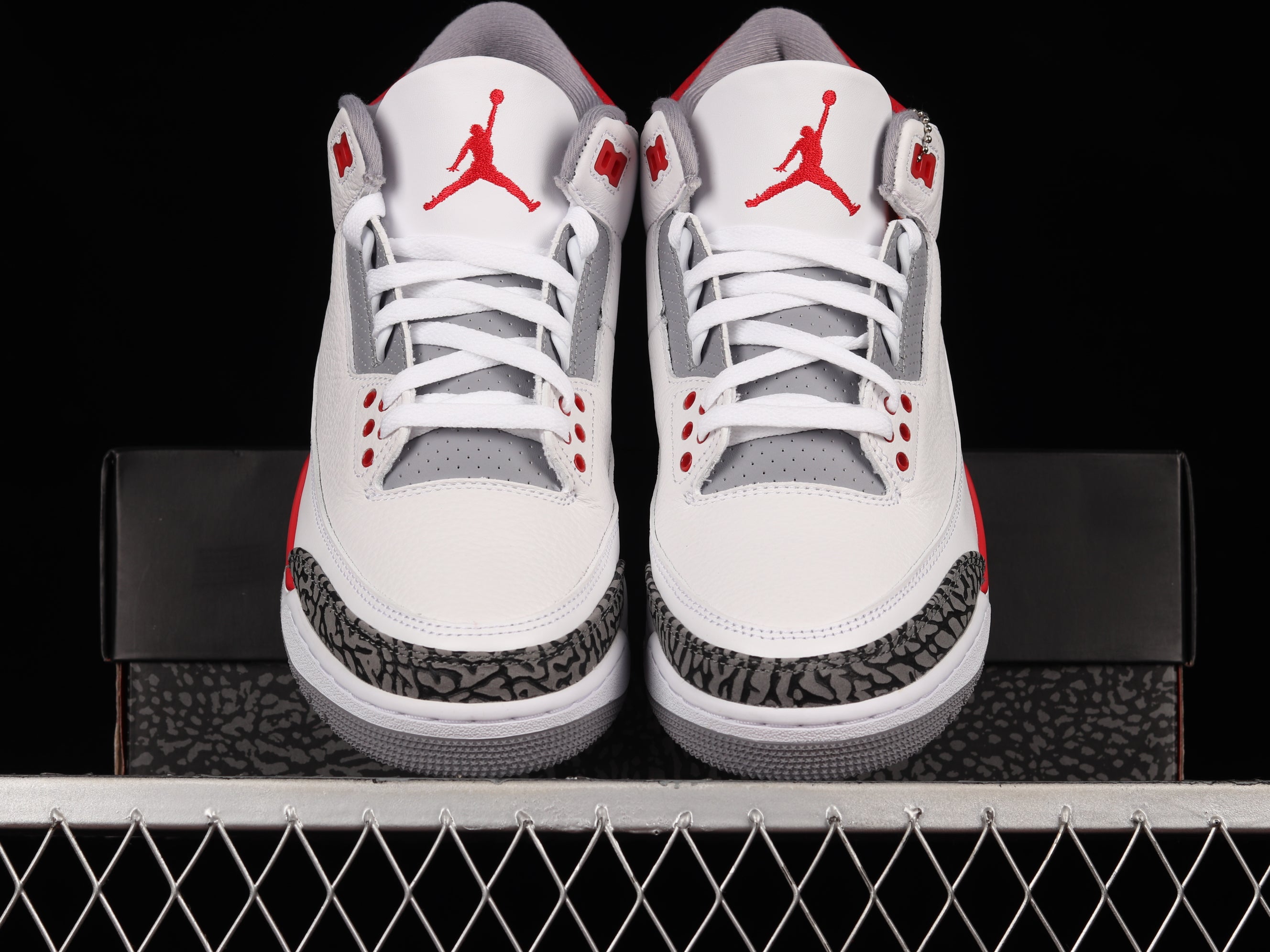 Air Jordan 3 AJ3 Retro - Fire Red