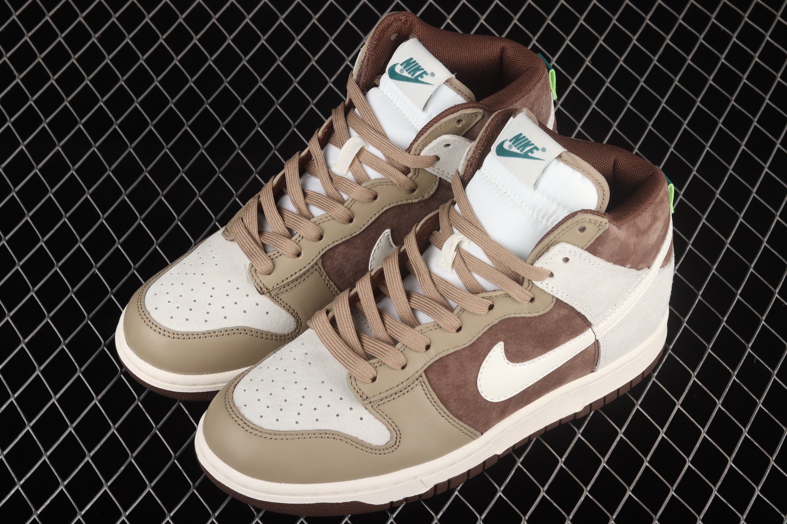 NikeUnisex Dunk High - Light Chocolate