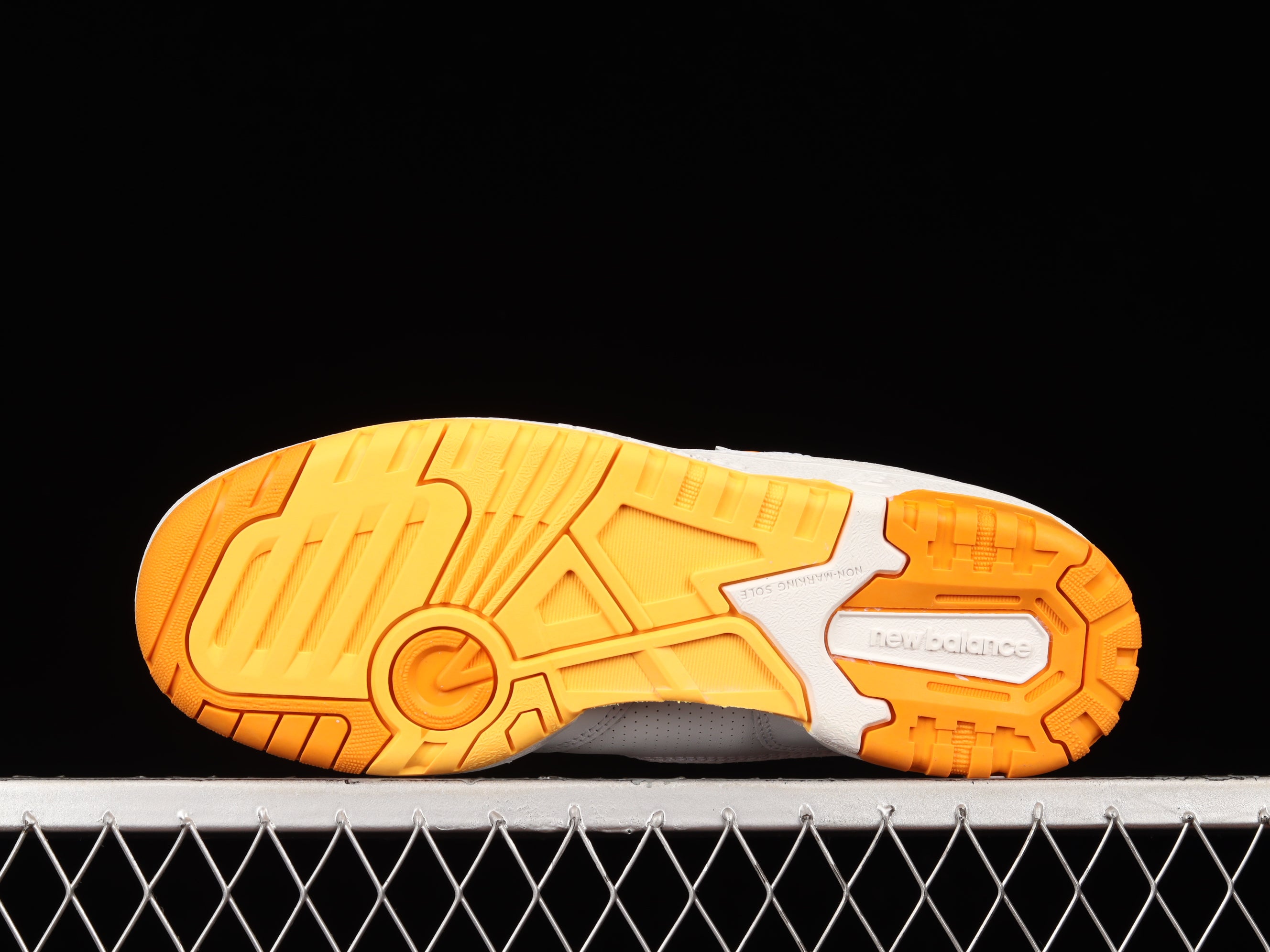 New Balance 550 - White/Vibrant Orange