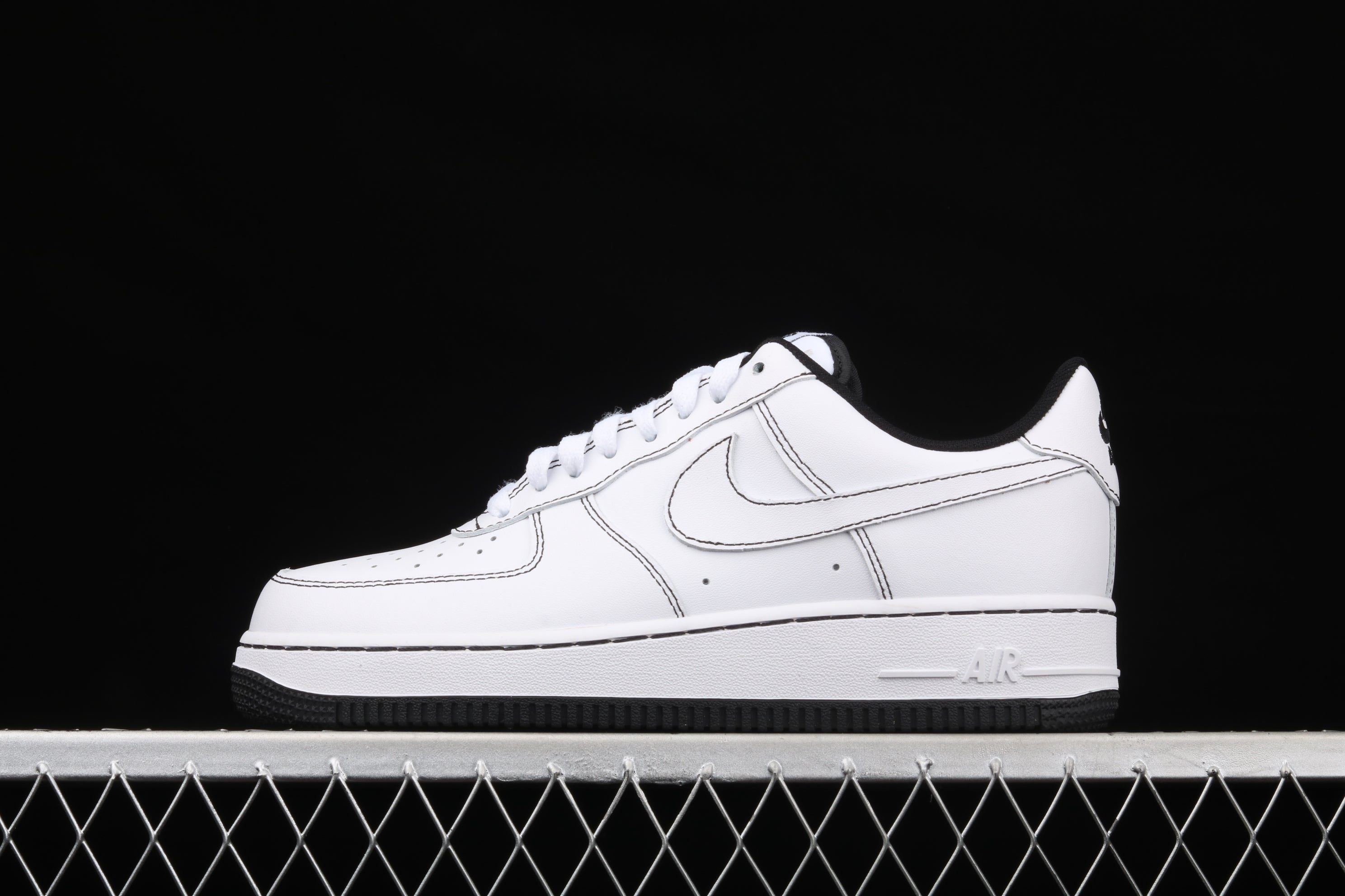 NikeUnisex Air Force 1 AF1 Low Contrast Stitch - White