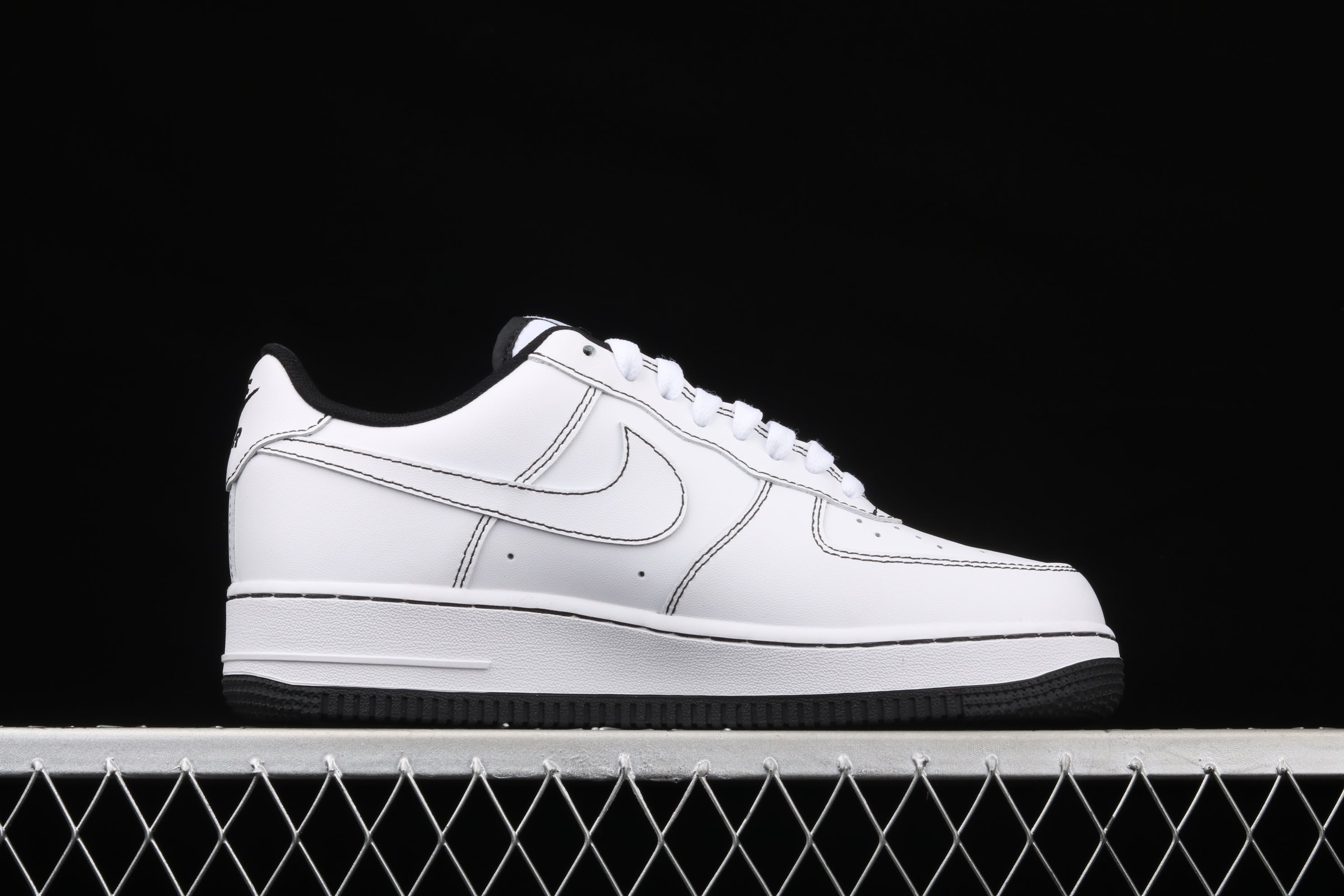 NikeUnisex Air Force 1 AF1 Low Contrast Stitch - White