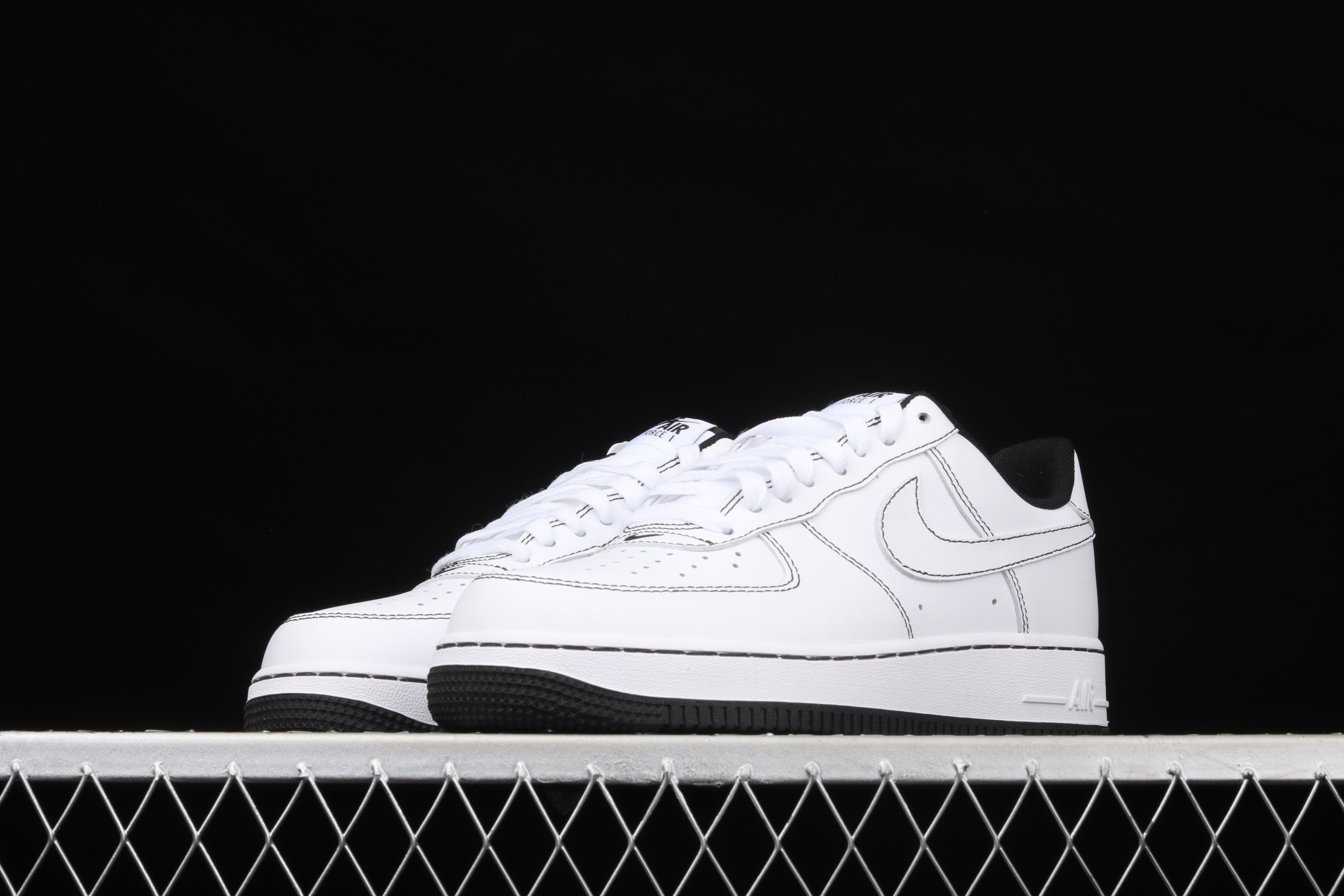 NikeUnisex Air Force 1 AF1 Low Contrast Stitch - White