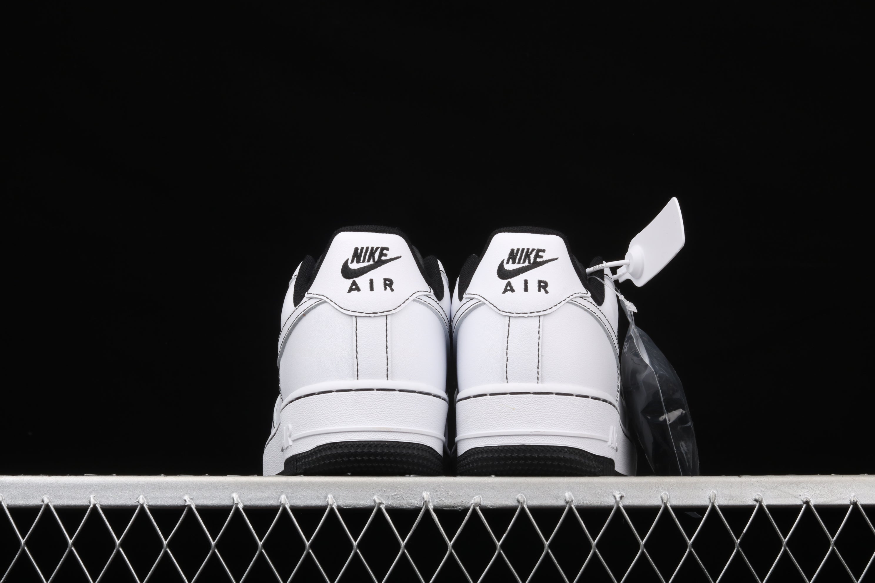 NikeUnisex Air Force 1 AF1 Low Contrast Stitch - White