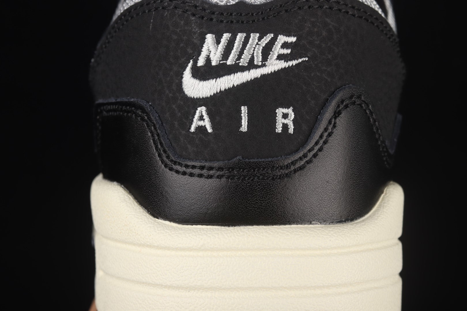 NikeUnisex Air Max 1 AM1 x Patta - Black