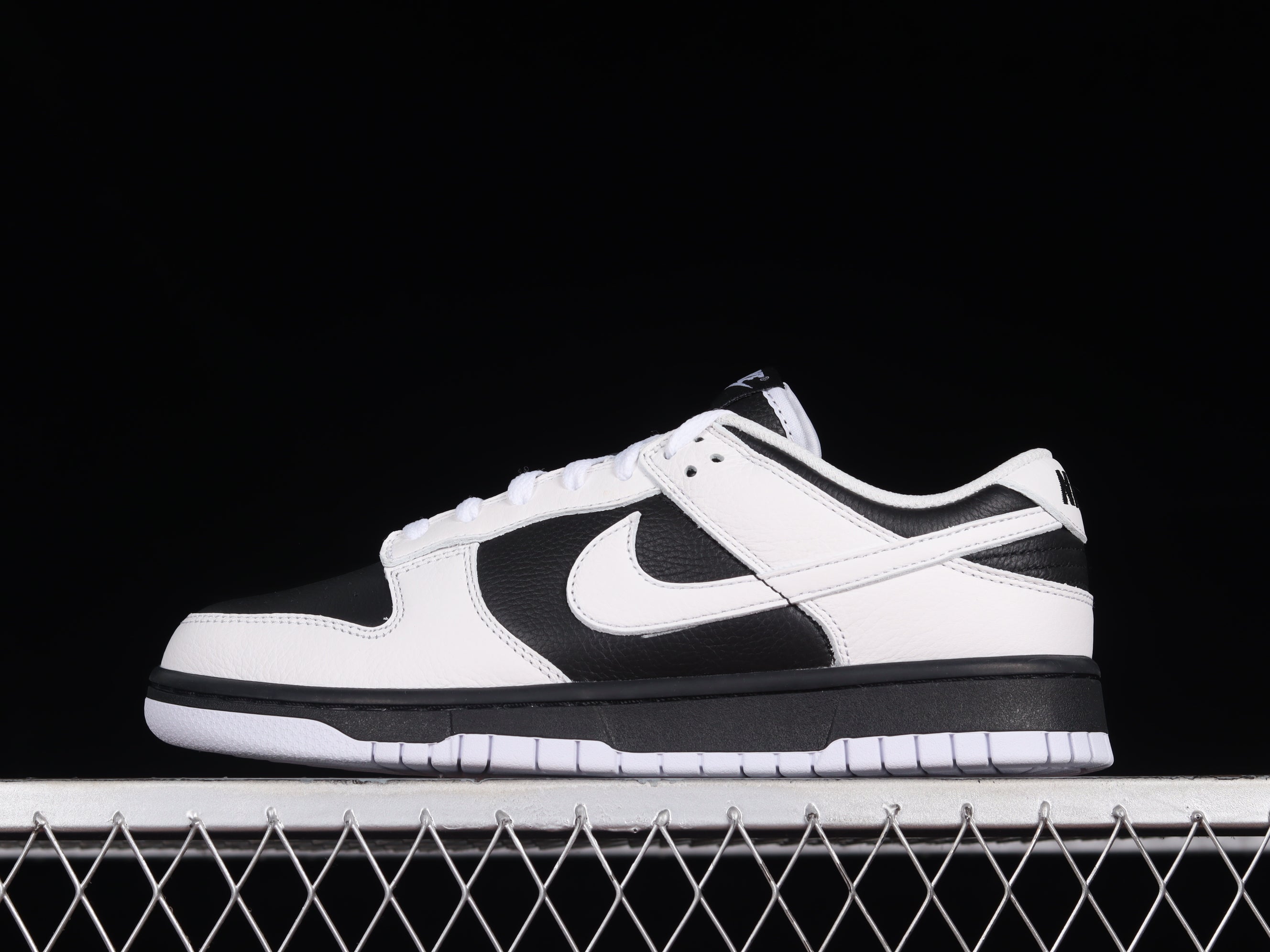 NikeUnisex Dunk Low Retro - Reverse Panda