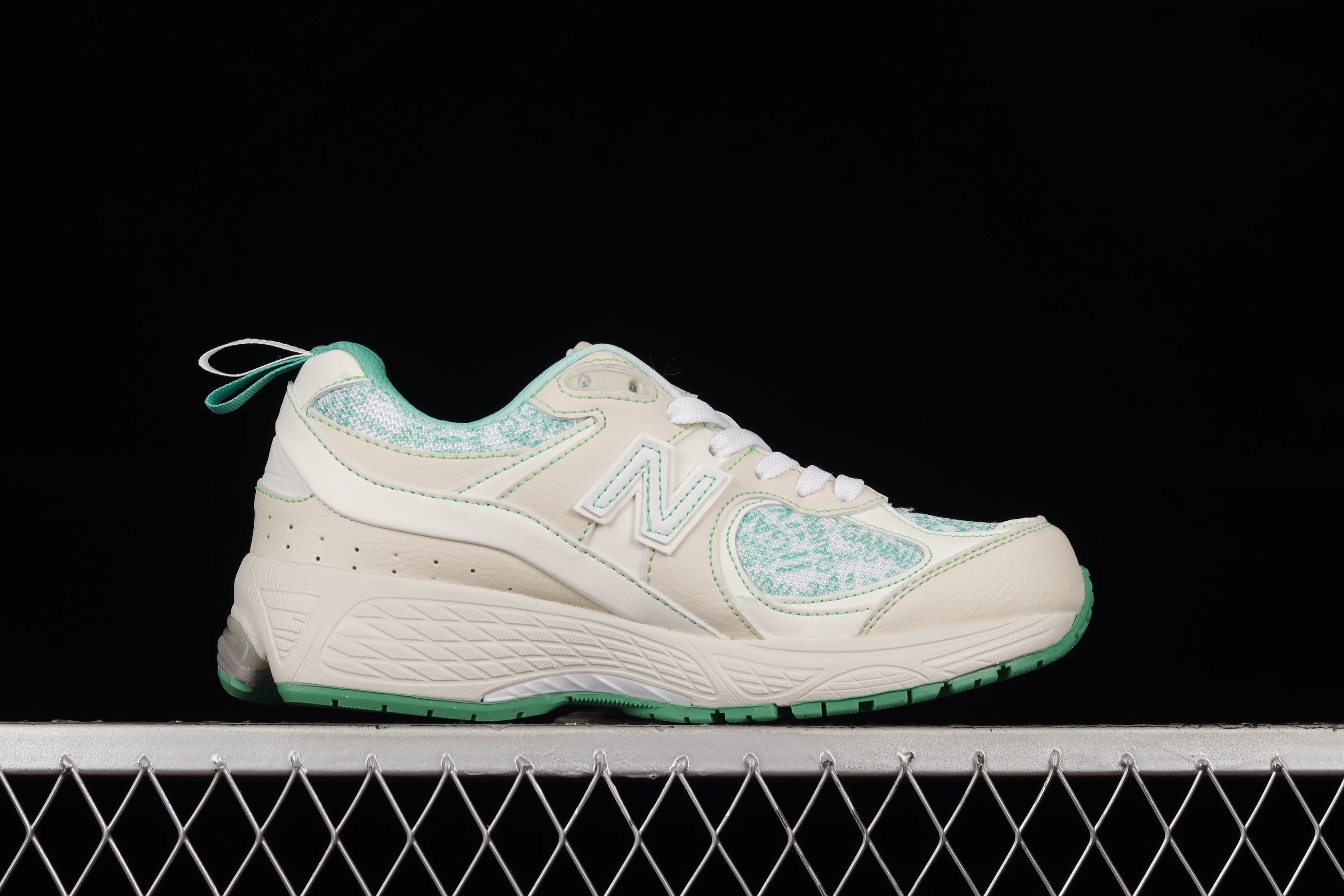 GANNI x New Balance 2002R - Turtledove