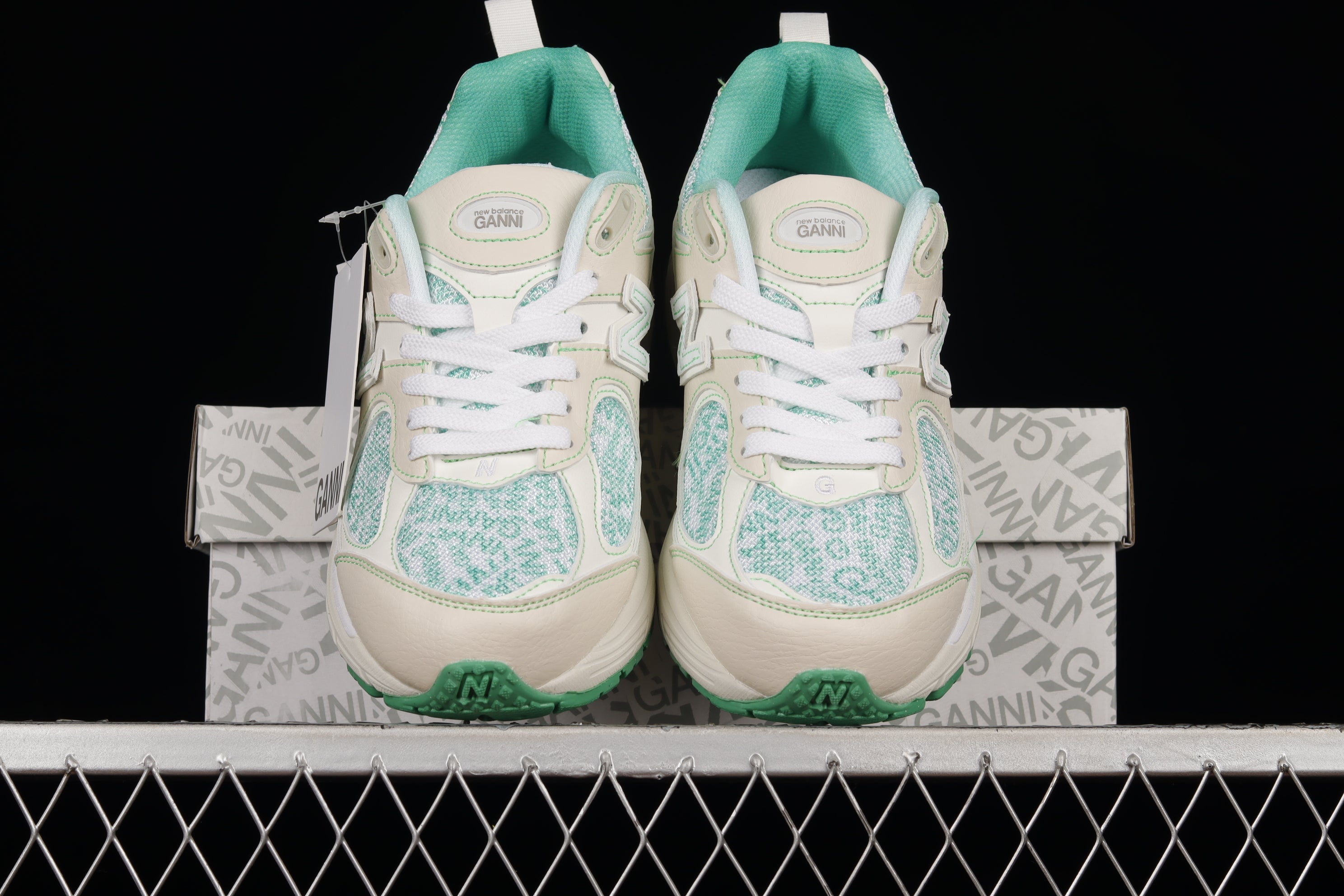 GANNI x New Balance 2002R - Turtledove