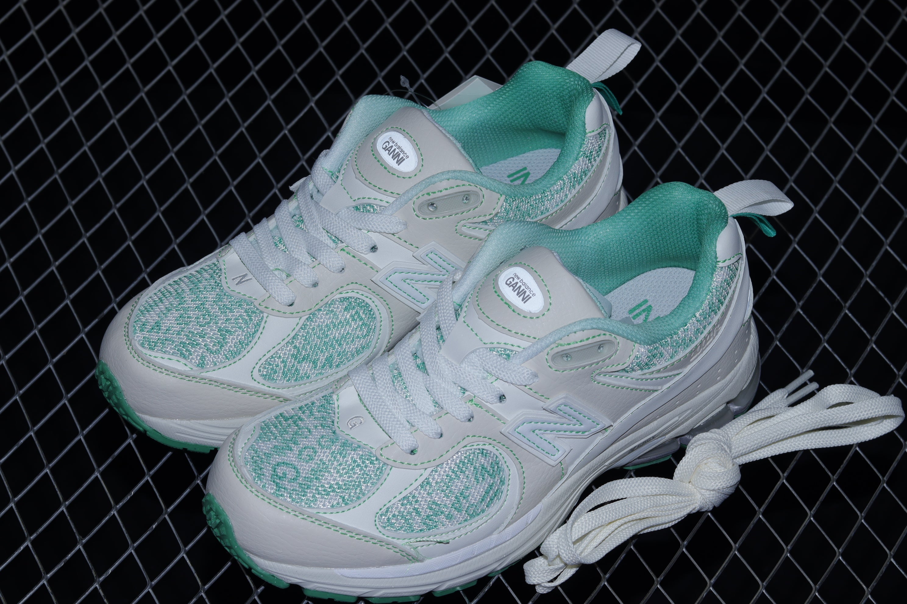 GANNI x New Balance 2002R - Turtledove