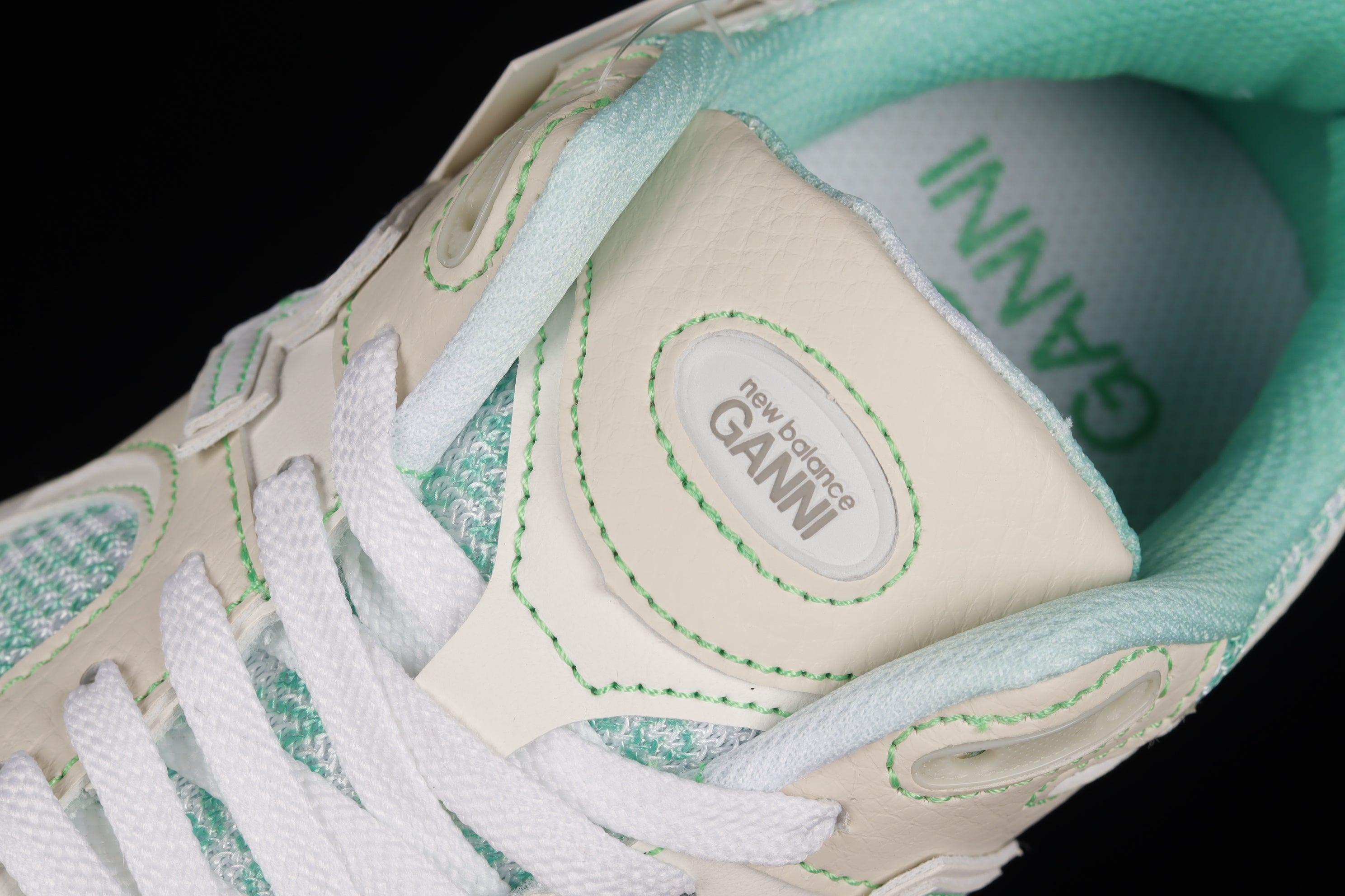 GANNI x New Balance 2002R - Turtledove