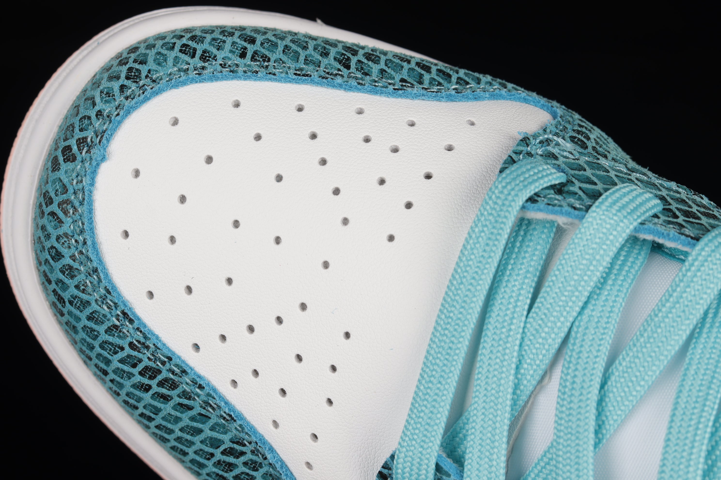 NikeMens Dunk Low - Snakeskin