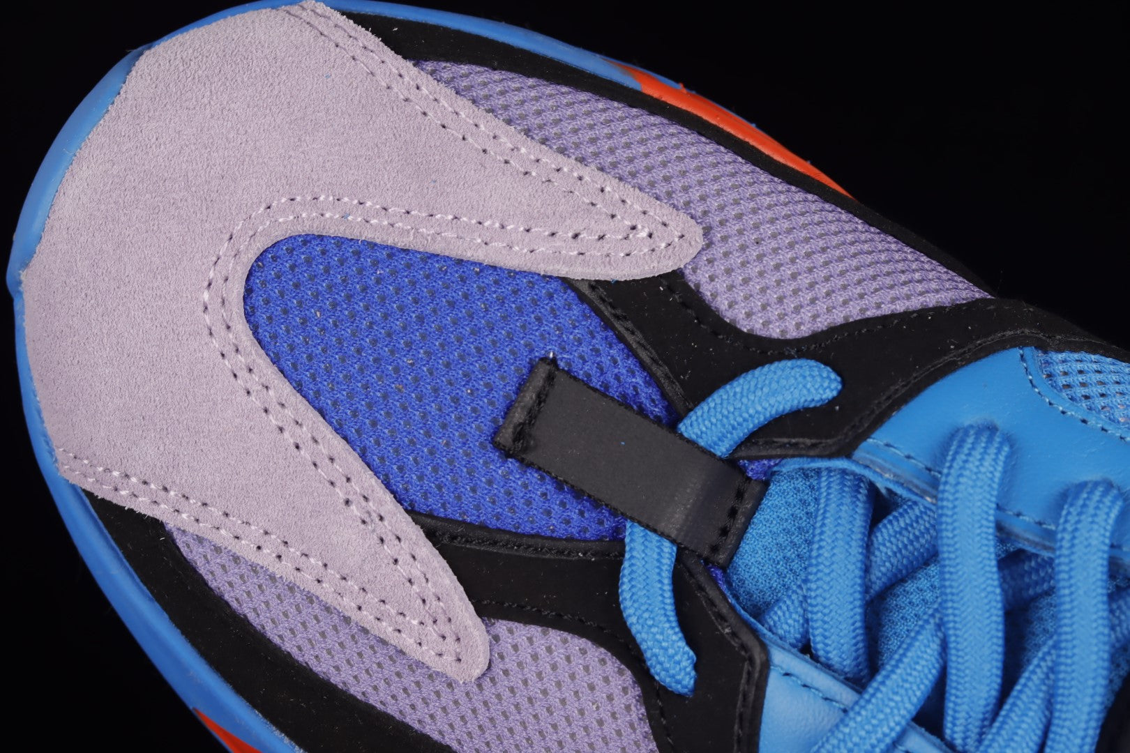 adidasUnisex Yeezy Boost 700 - Hi-Res Blue