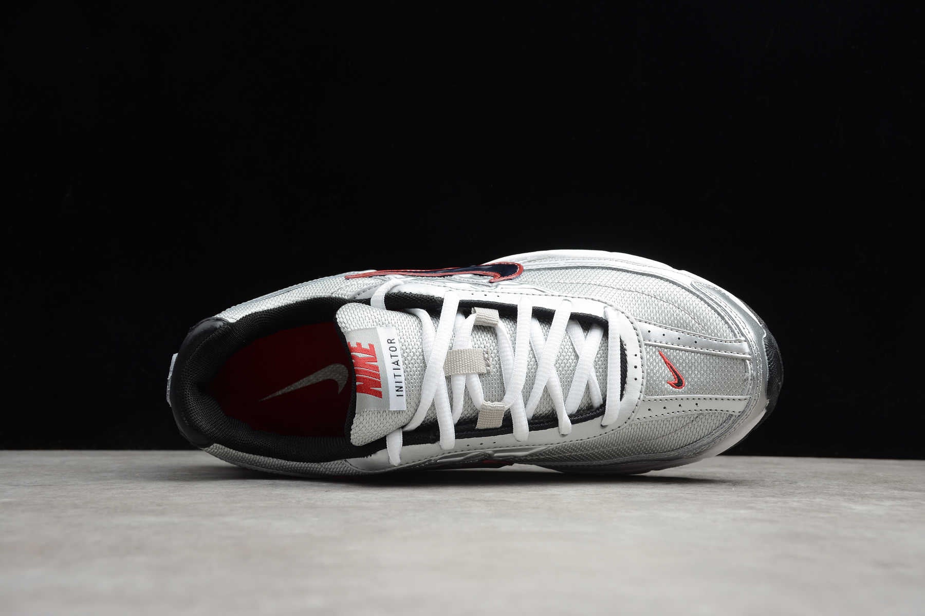 NikeMens Initiator - Metallic Silver/Red