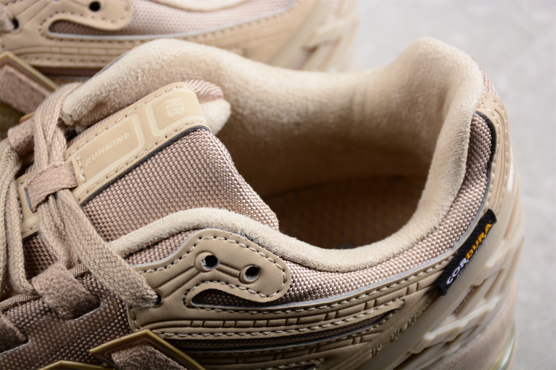 New Balance 1906R - Cordura Desert