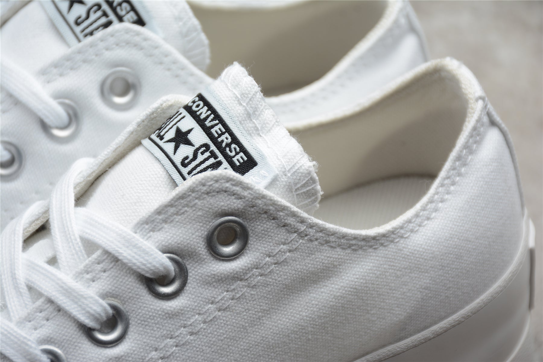 WMNS Converse Chuck Taylor All Star Lugged OX - White